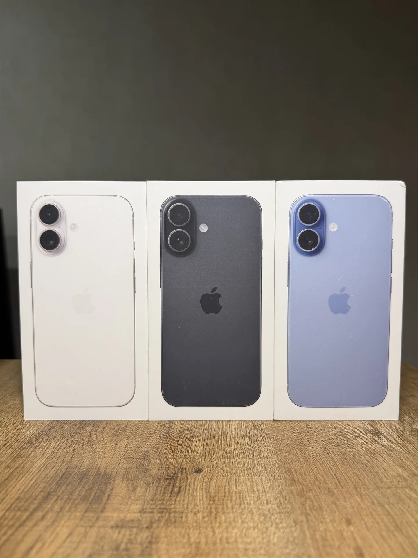 iPhone 17 256gb sim+esim - изображение 1