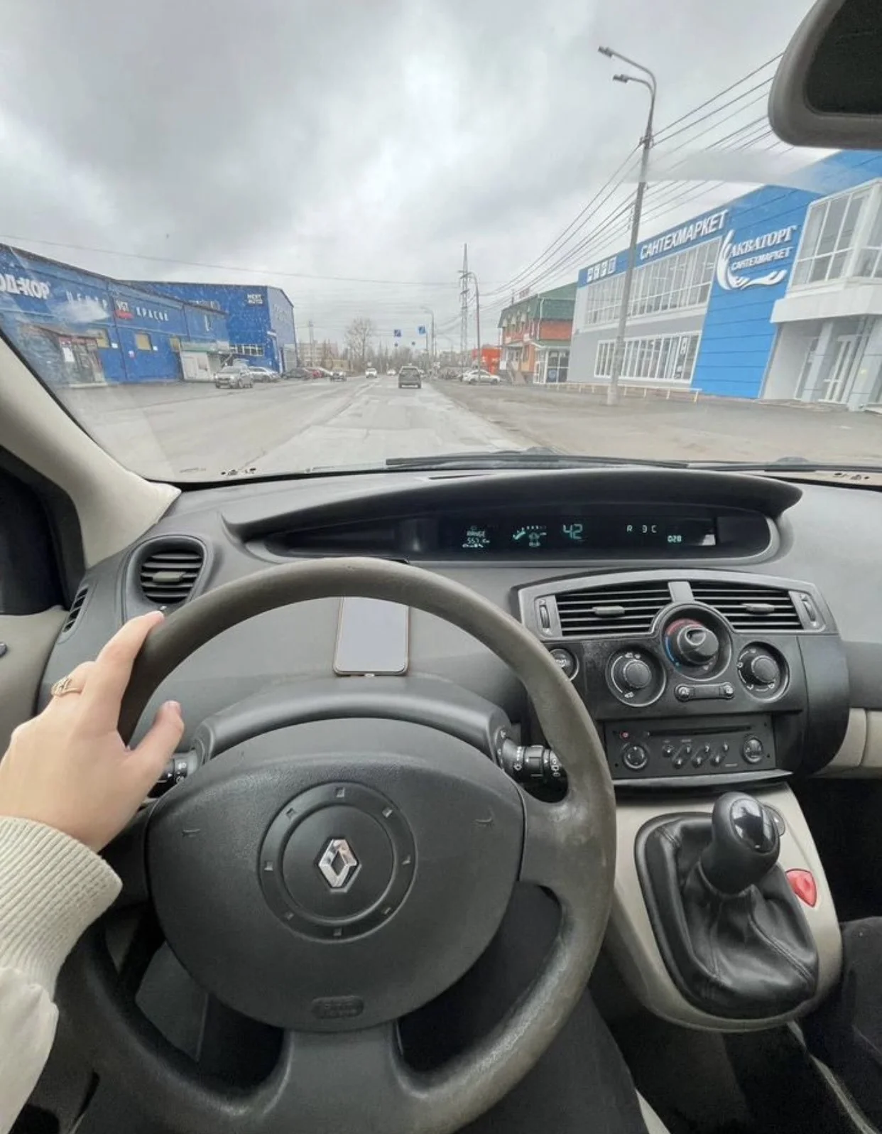 Renault Scenic 1.6 МТ 2004 - миниатюра 3