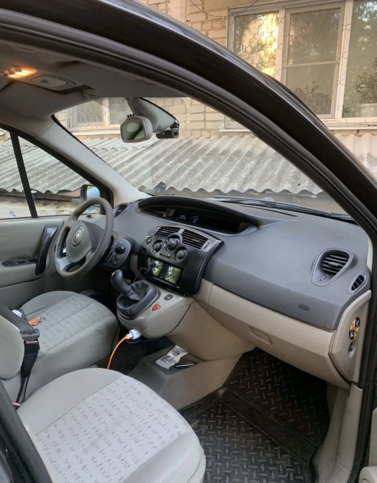 Renault Scenic 1.6 МТ 2004 - миниатюра 4