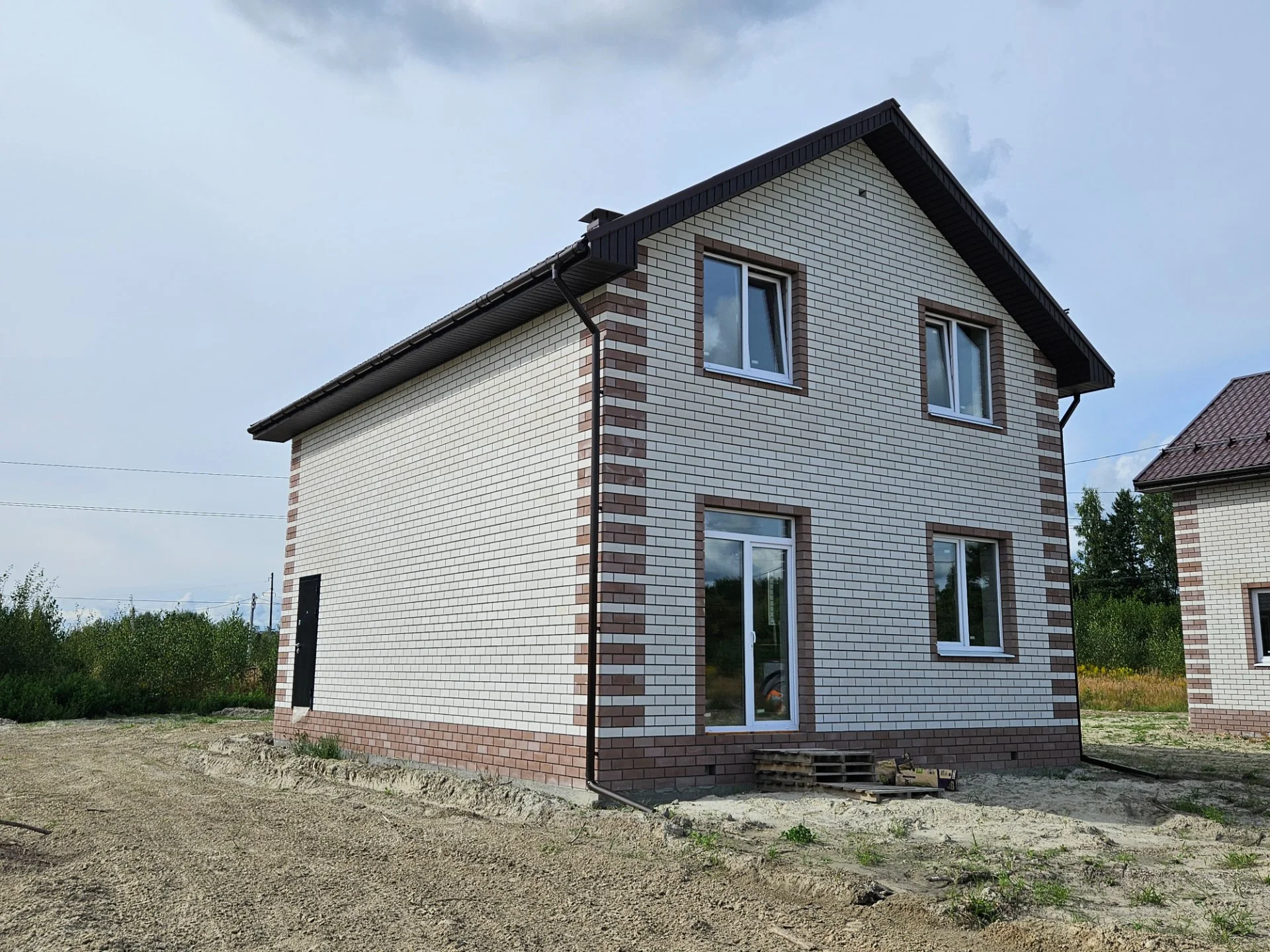 2-этажный коттедж, 105 м² на 8 сотках - миниатюра 2