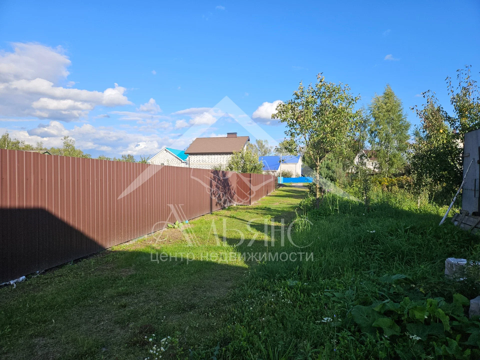 3-этажный коттедж, 323 м² - миниатюра 2