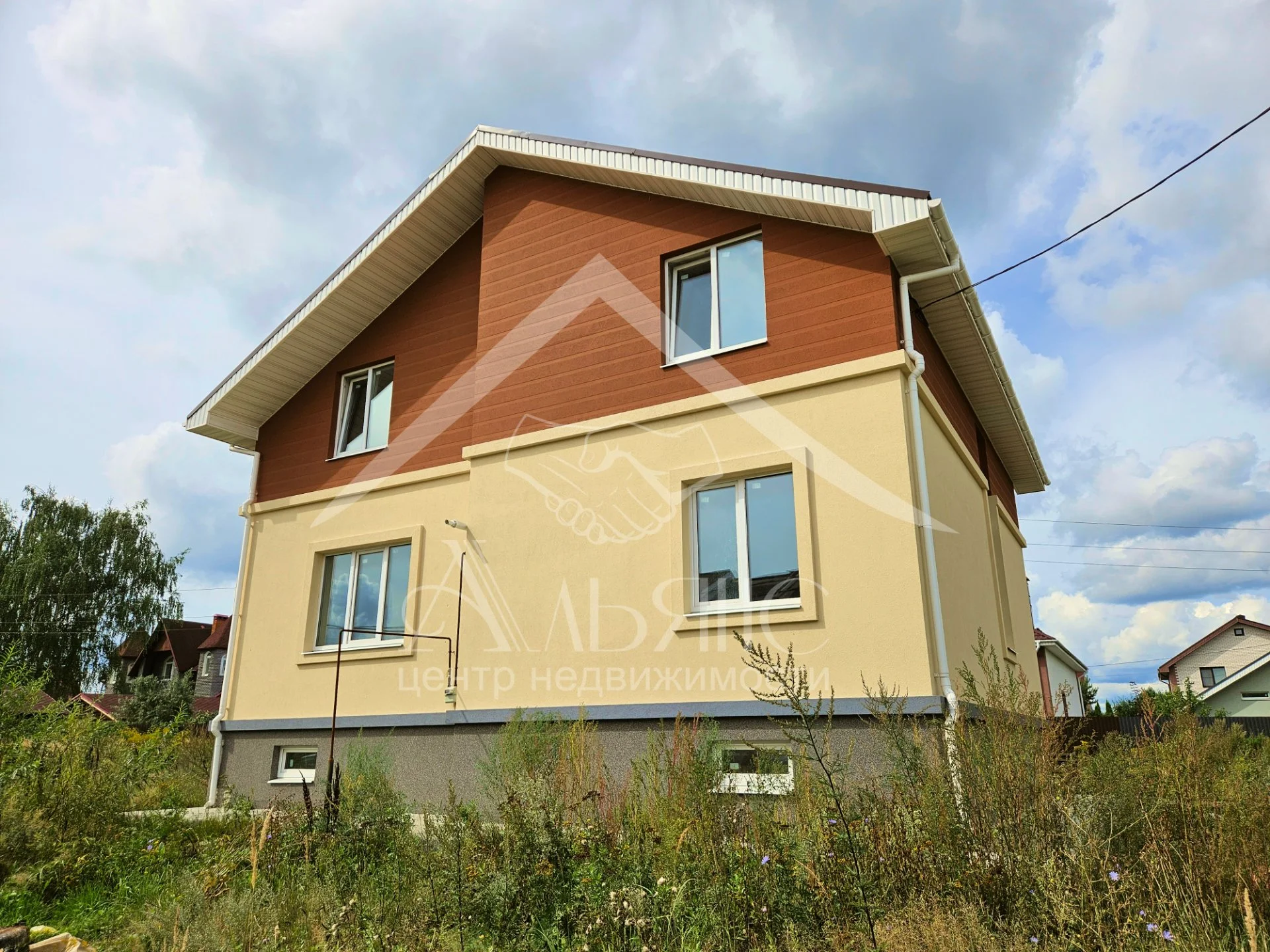 3-этажный коттедж, 284 м², 11 соток