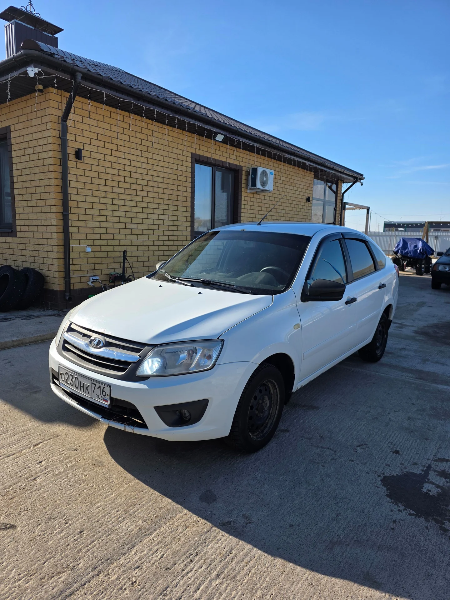 LADA Granta 1.6 МТ, 2015 - миниатюра 2