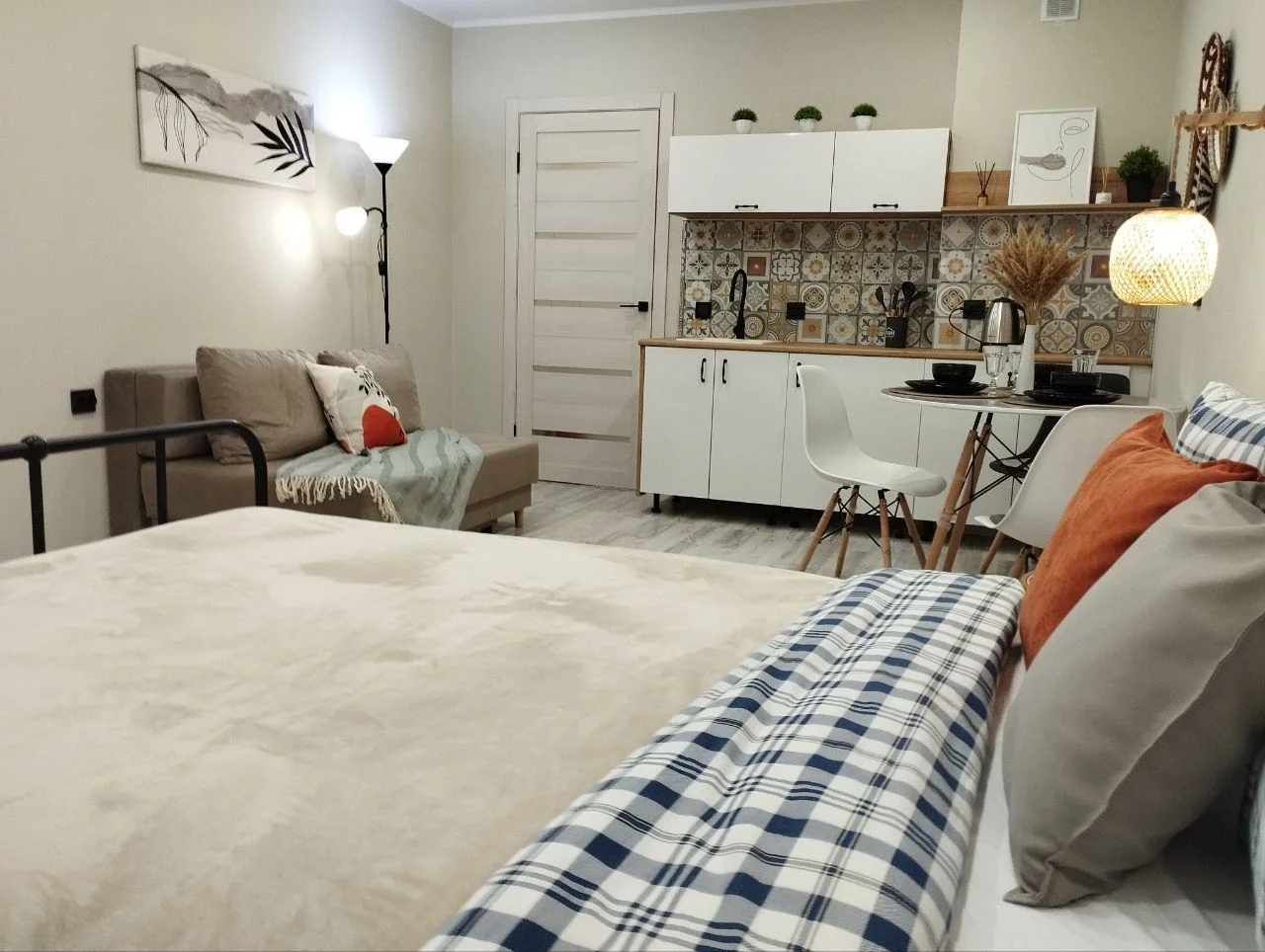 Уютная студия Style studio apartments - миниатюра 4