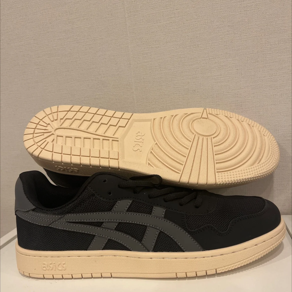 Кроссовки ASICS - миниатюра 2