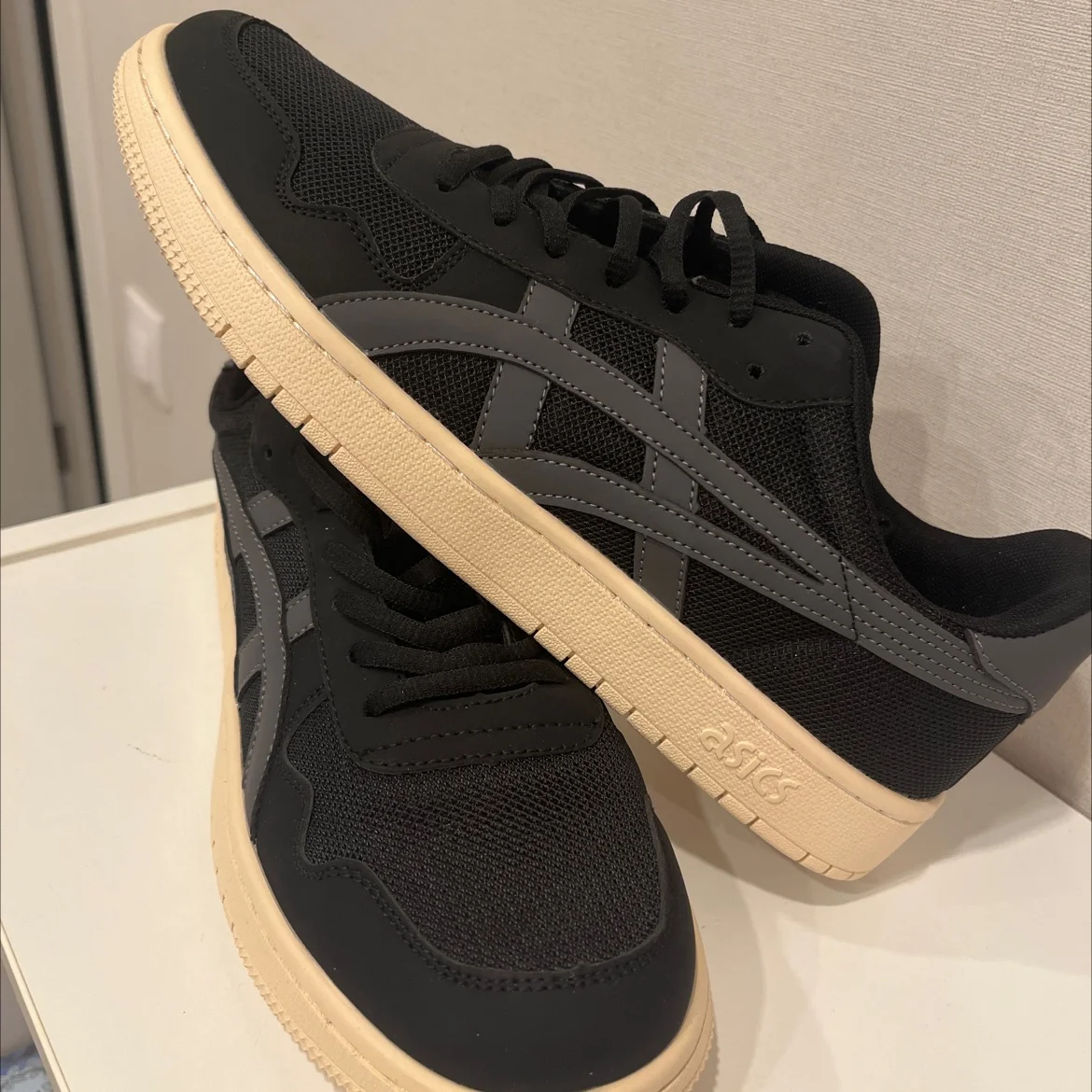Кроссовки ASICS - миниатюра 3