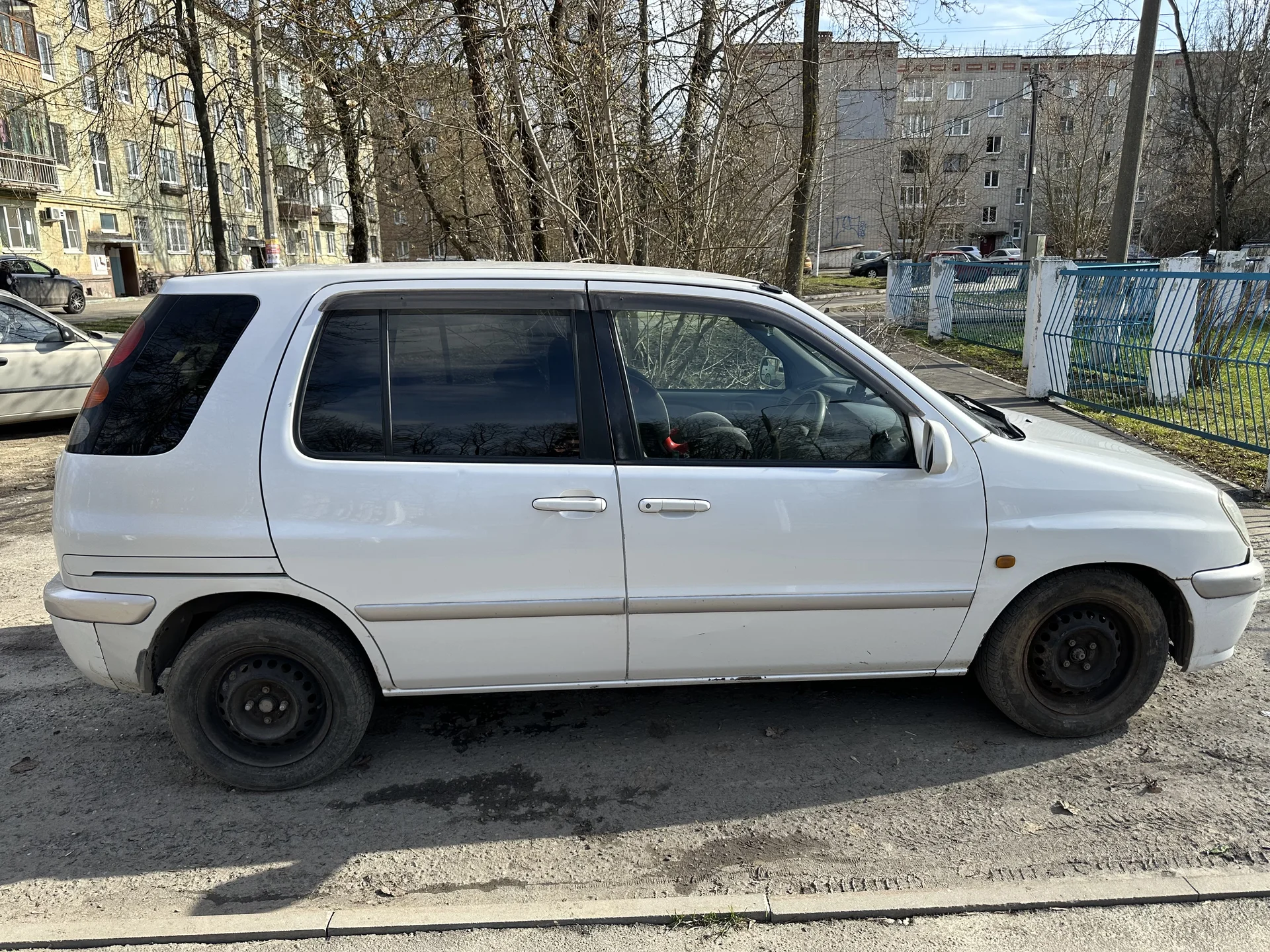Toyota raum - миниатюра 3