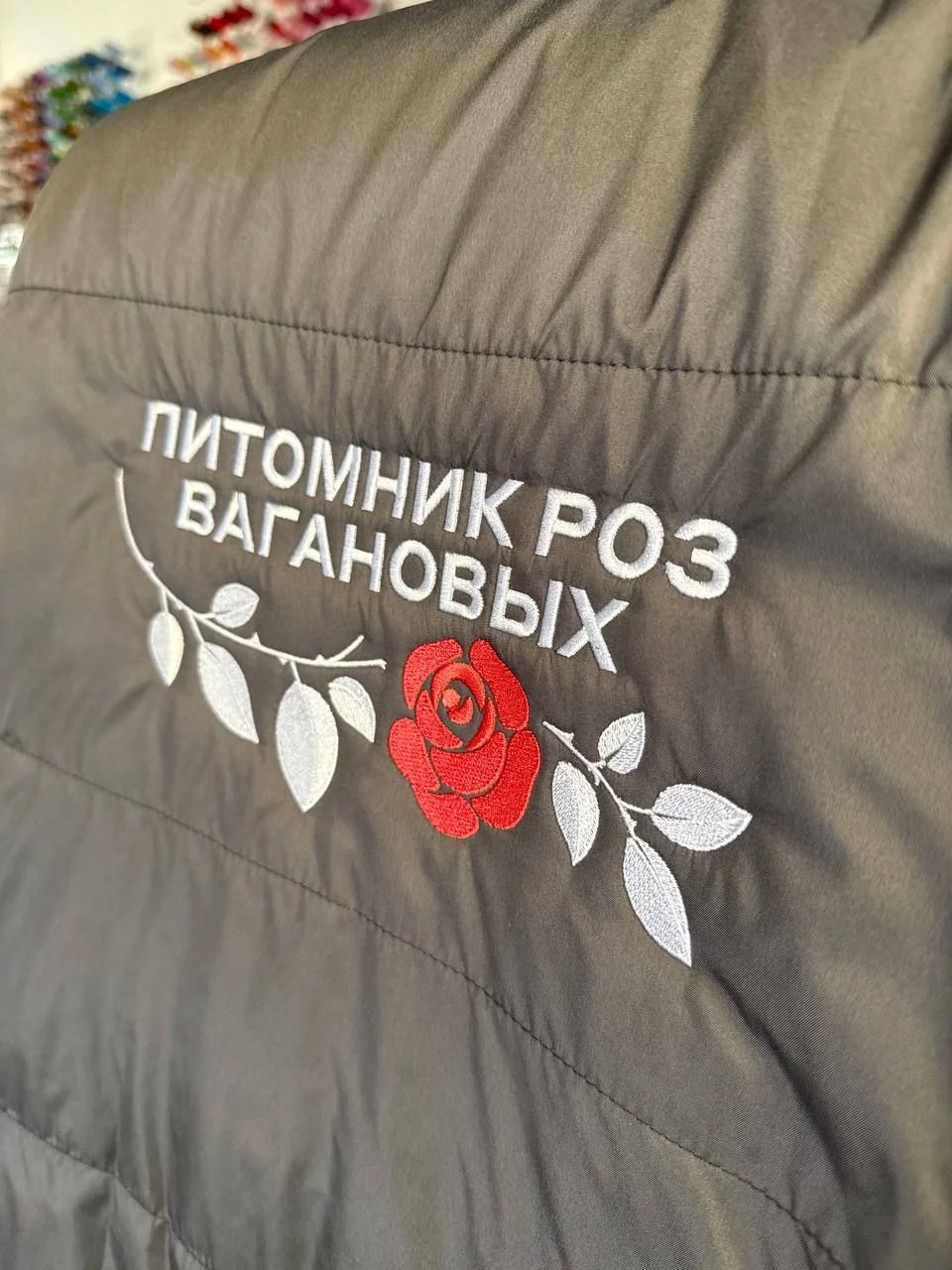 Машинная вышивка на футболках и худи - миниатюра 6
