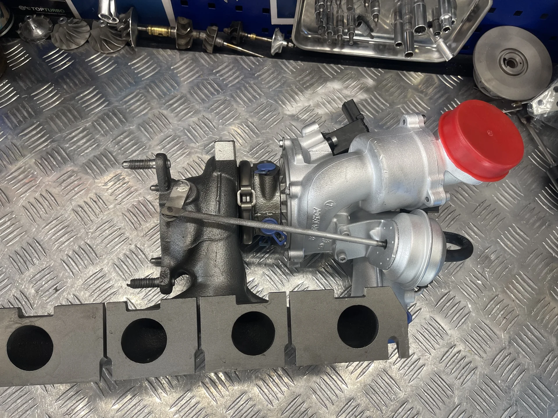 Турбина Volkswagen VAG 2.0 06j145713k tfsi audi - миниатюра 5
