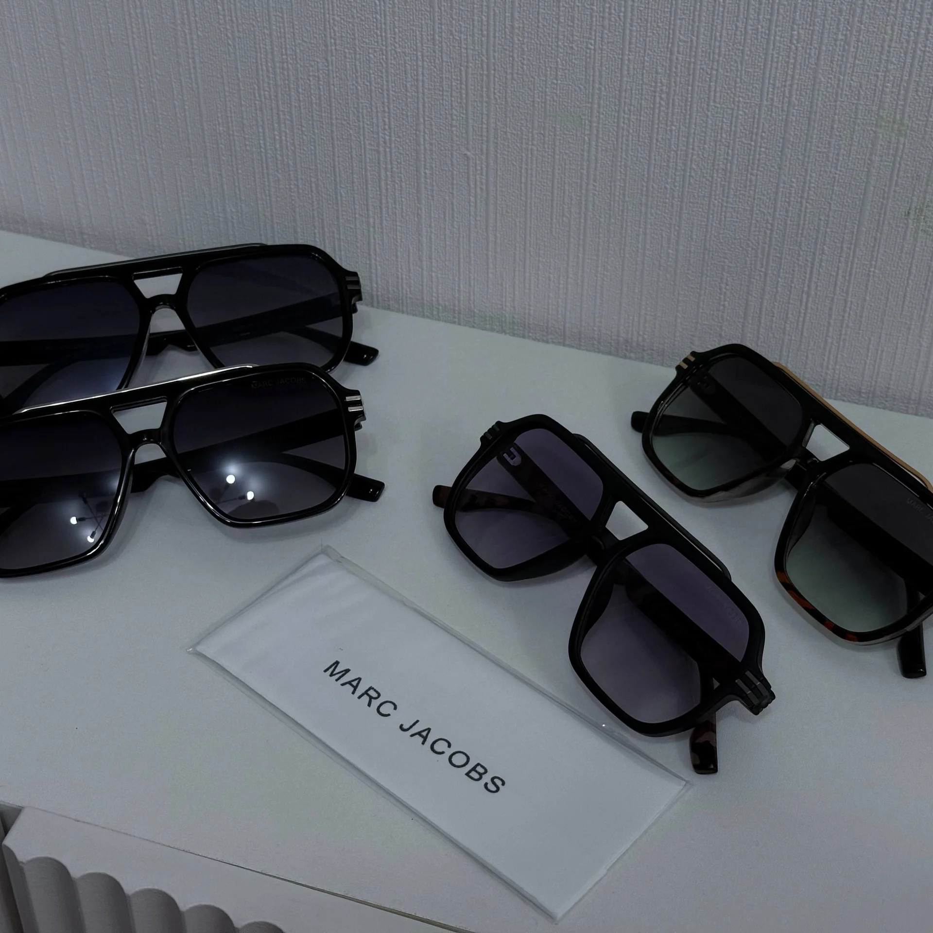Солнцезащитные очки Marc Jacobs - миниатюра 2