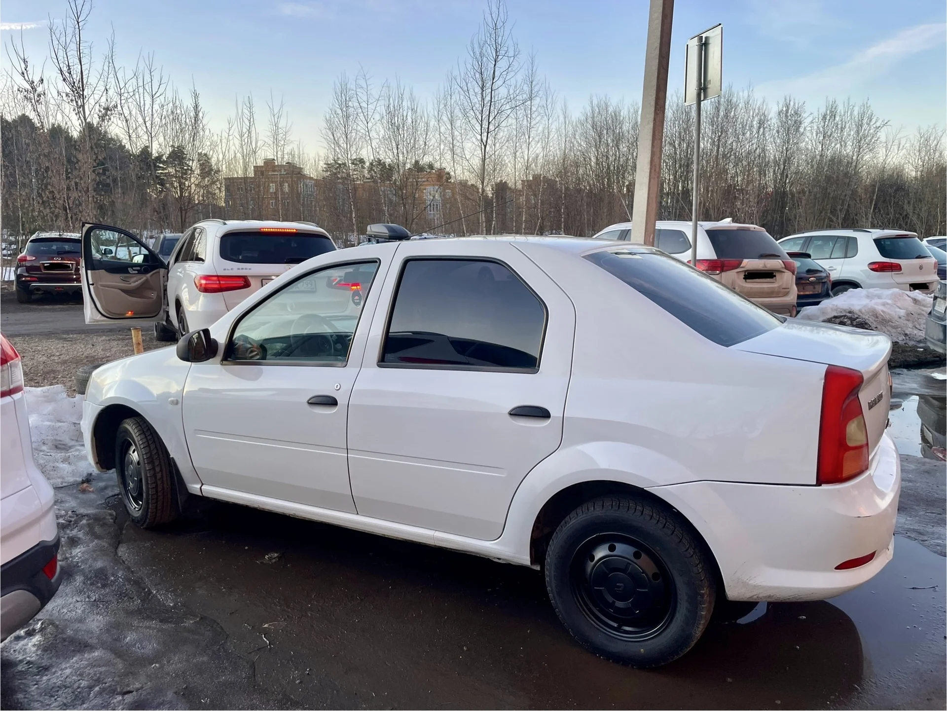 Renault Logan 1.4 MT 2015 - миниатюра 3