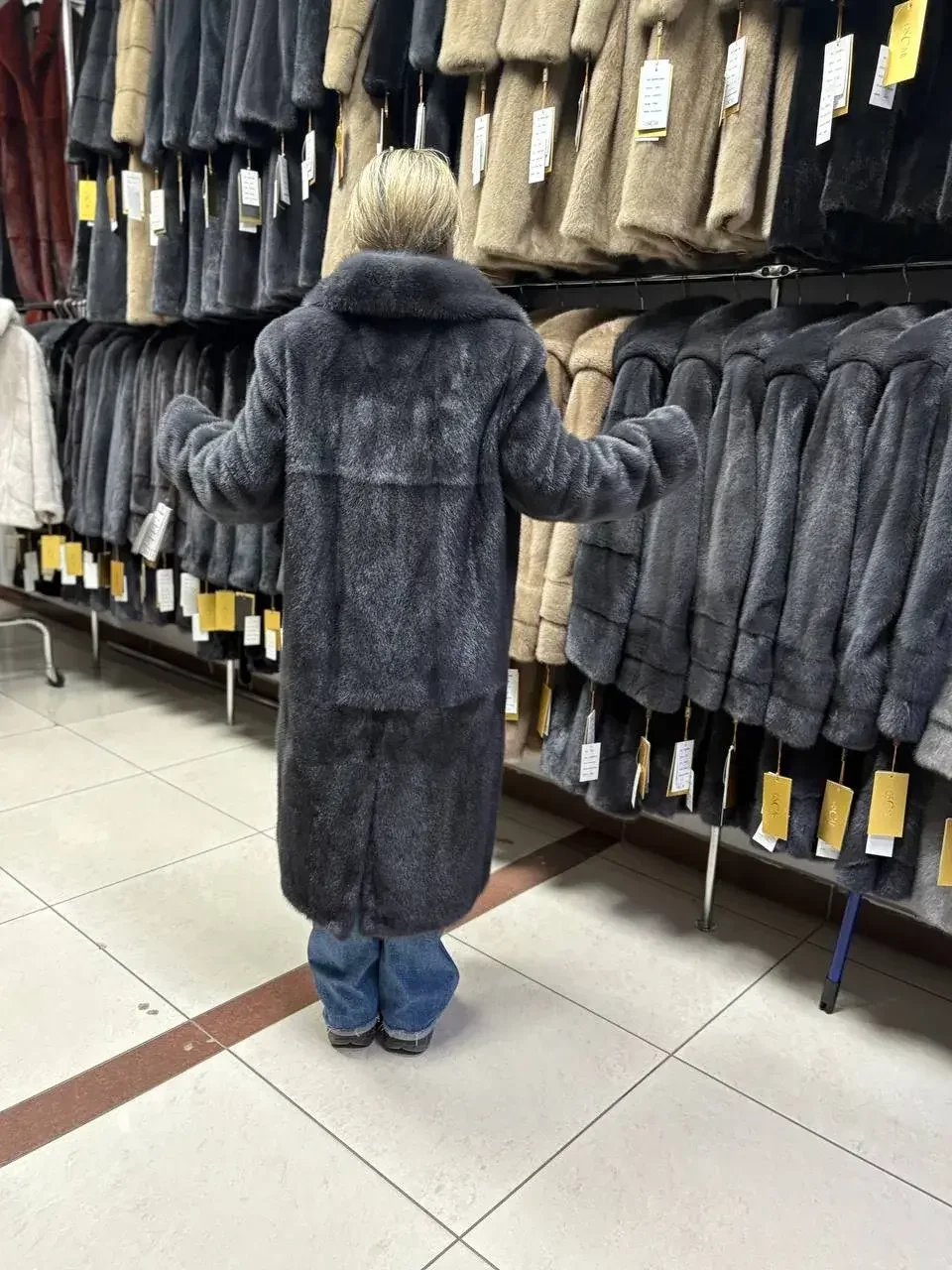 Шубка из меха Европейской норки - миниатюра 3