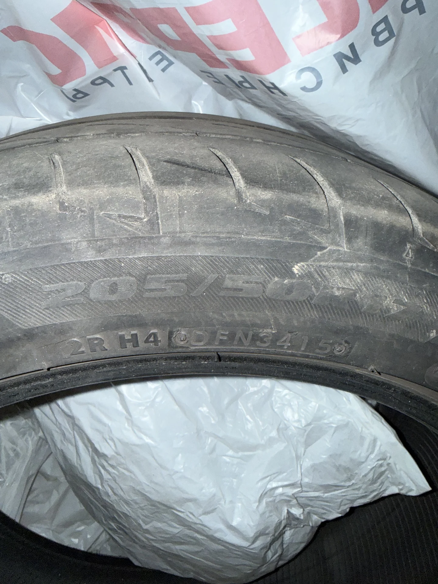 Летняя резина Bridgestone Potenza RE002 Adrenalin - миниатюра 3
