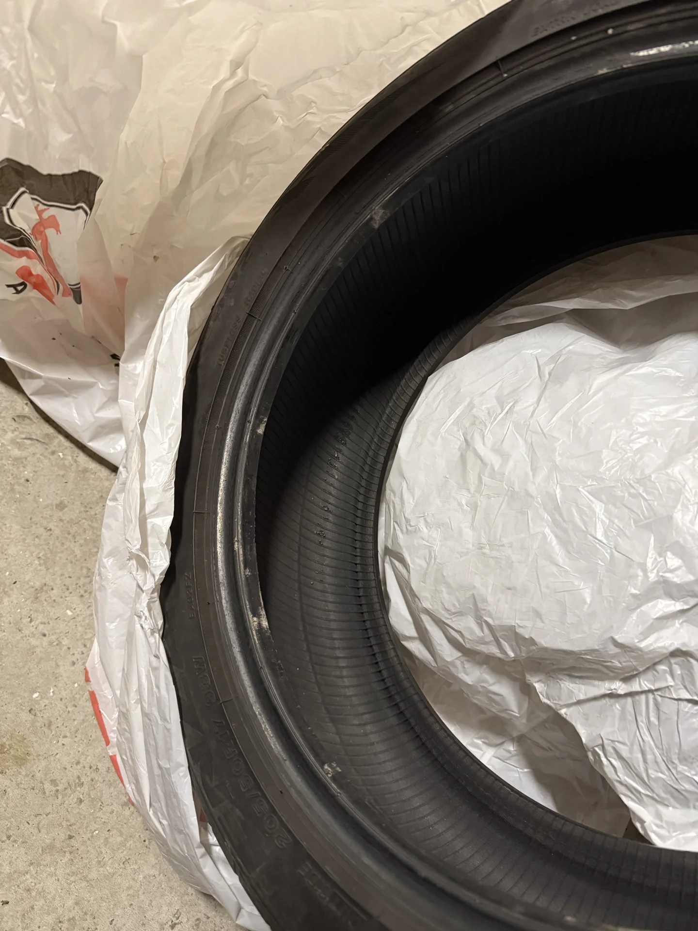 Летняя резина Bridgestone Potenza RE002 Adrenalin - миниатюра 4