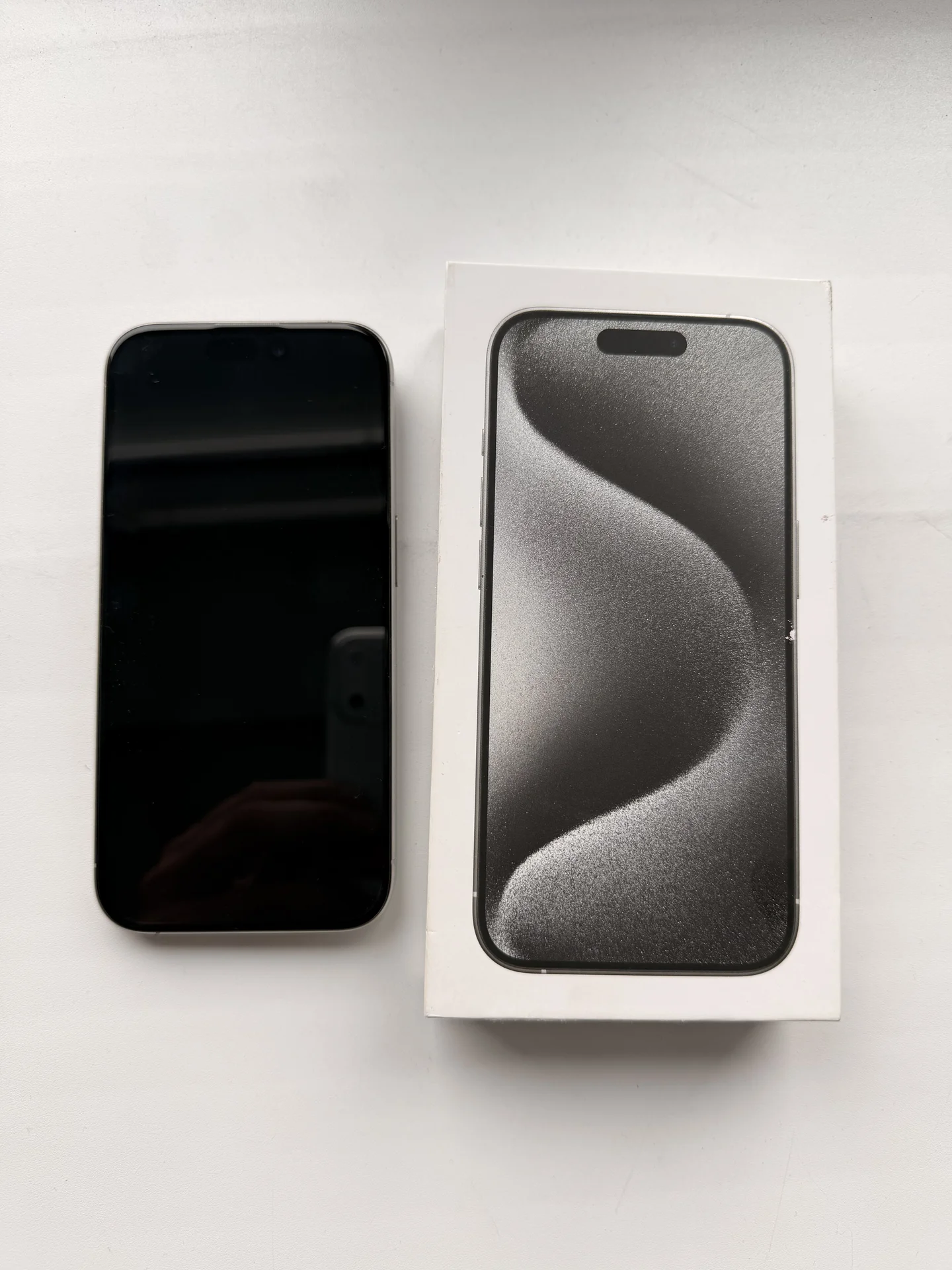 iPhone 15 Pro 128GB White - миниатюра 4