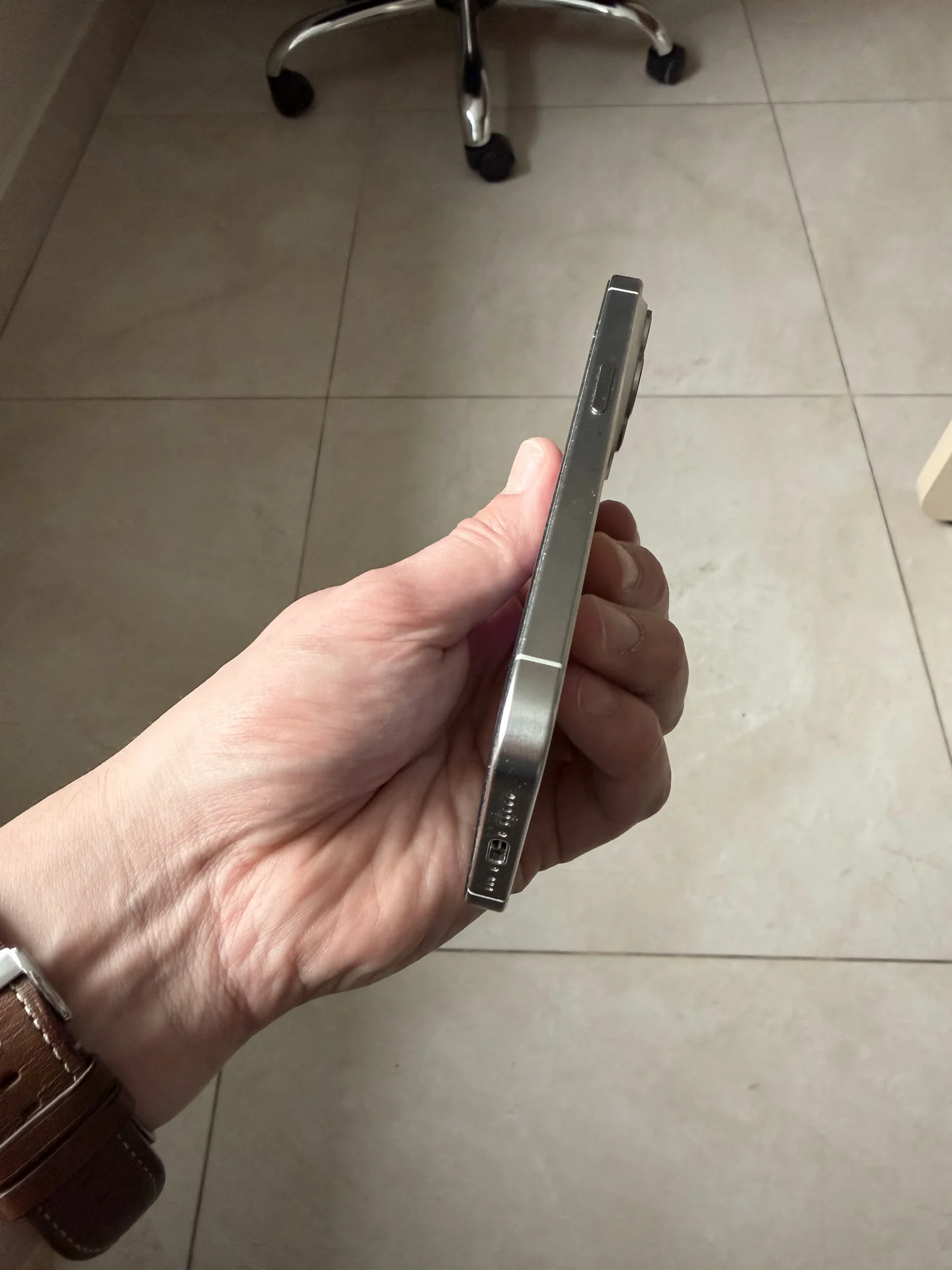 iPhone 15 Pro 128GB White - миниатюра 6