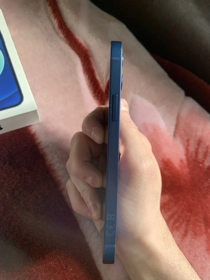 iPhone 12 - миниатюра 4