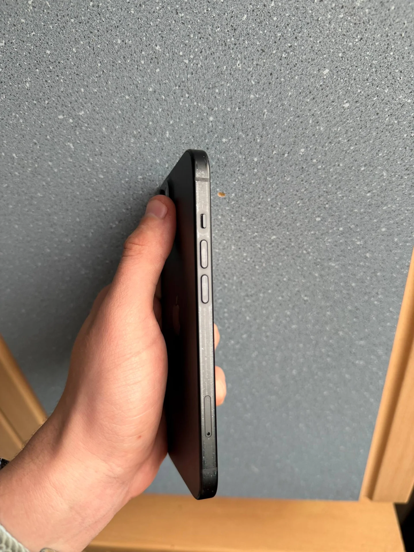 iPhone 15 256gb Черный - миниатюра 3