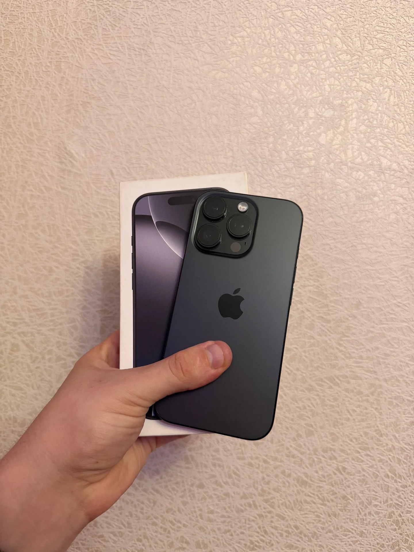 iPhone 16 Pro 256gb Черный титан - изображение 1
