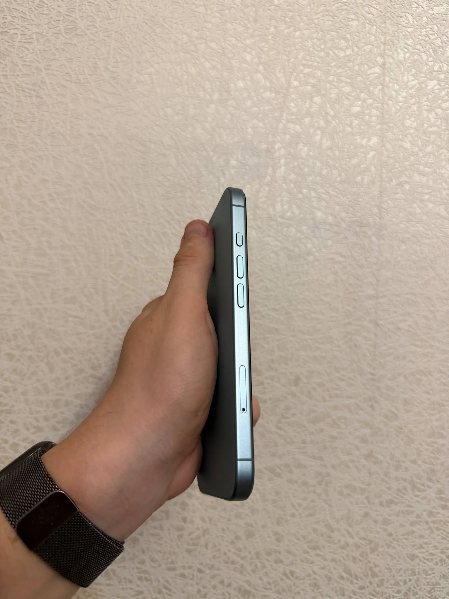 iPhone 16 128gb Зеленый - миниатюра 3
