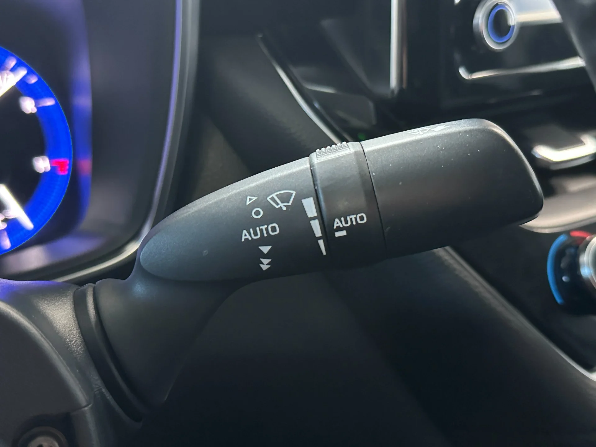 Toyota Corolla 1.6 CVT, 2020, 63 850 км - миниатюра 15