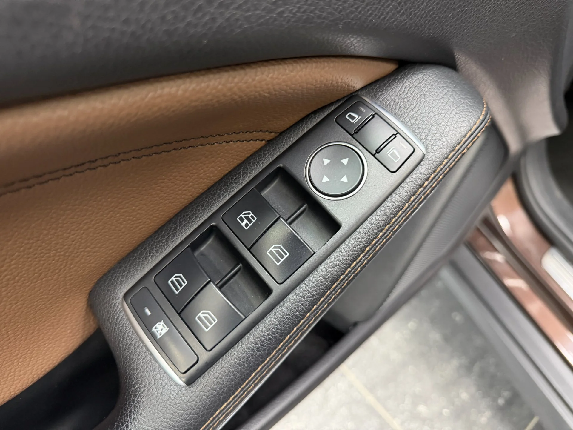Mercedes-Benz GLA-класс 1.6 AMT, 2014, 321 135 км - миниатюра 8