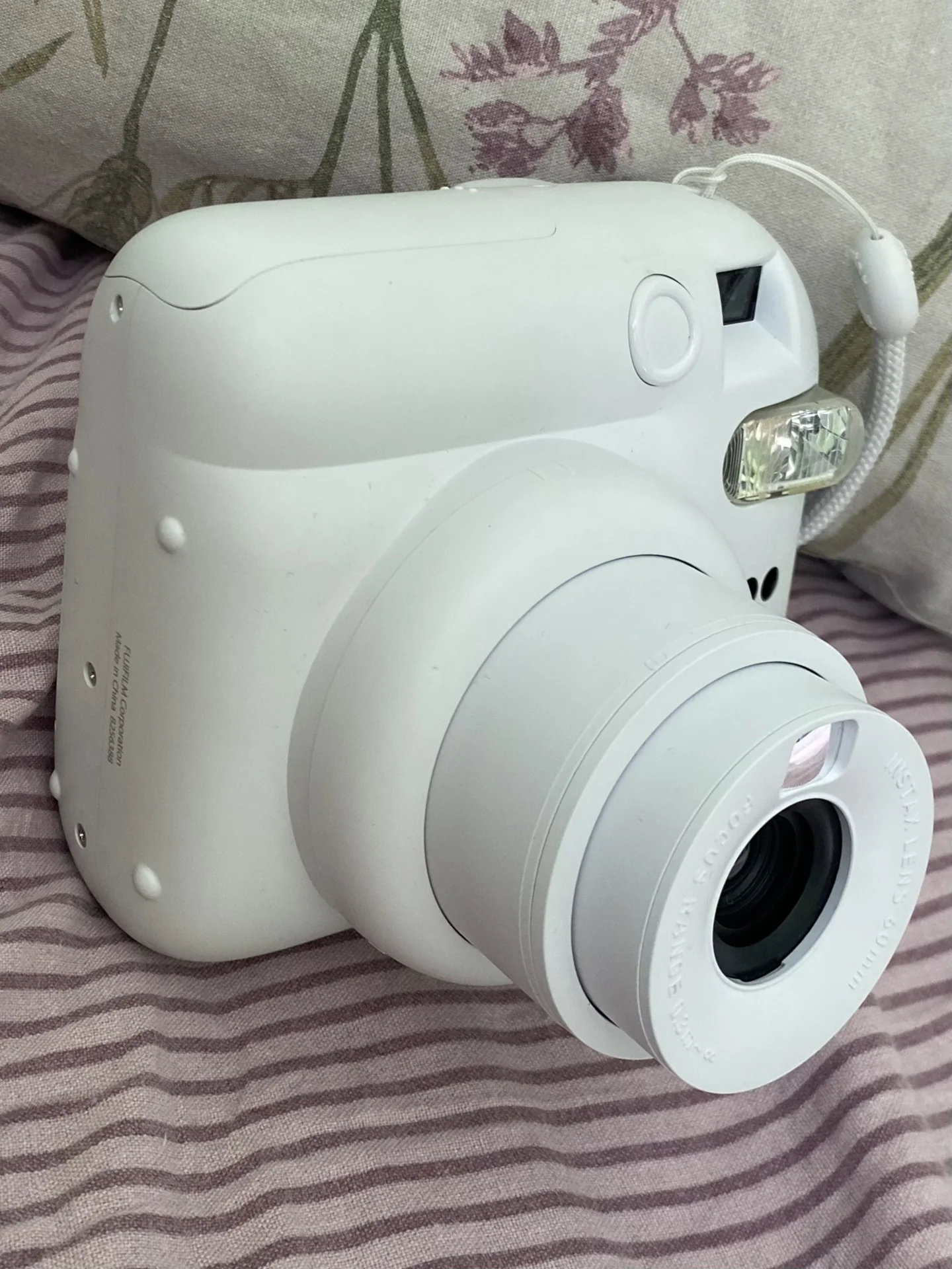 Моментальная фотокамера Fujifilm Instax Mini 12 - миниатюра 3