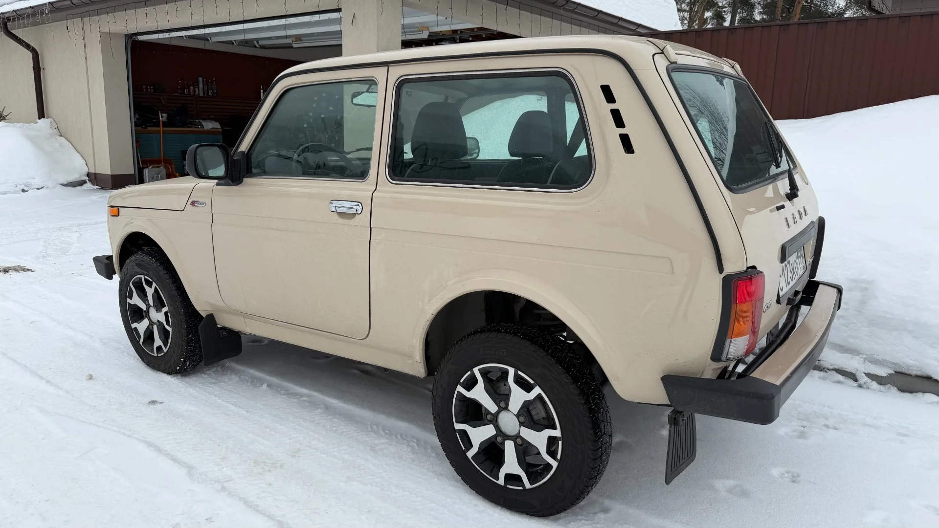 ВАЗ (LADA) 4x4 (Нива) Юбилейная 40 th - миниатюра 5
