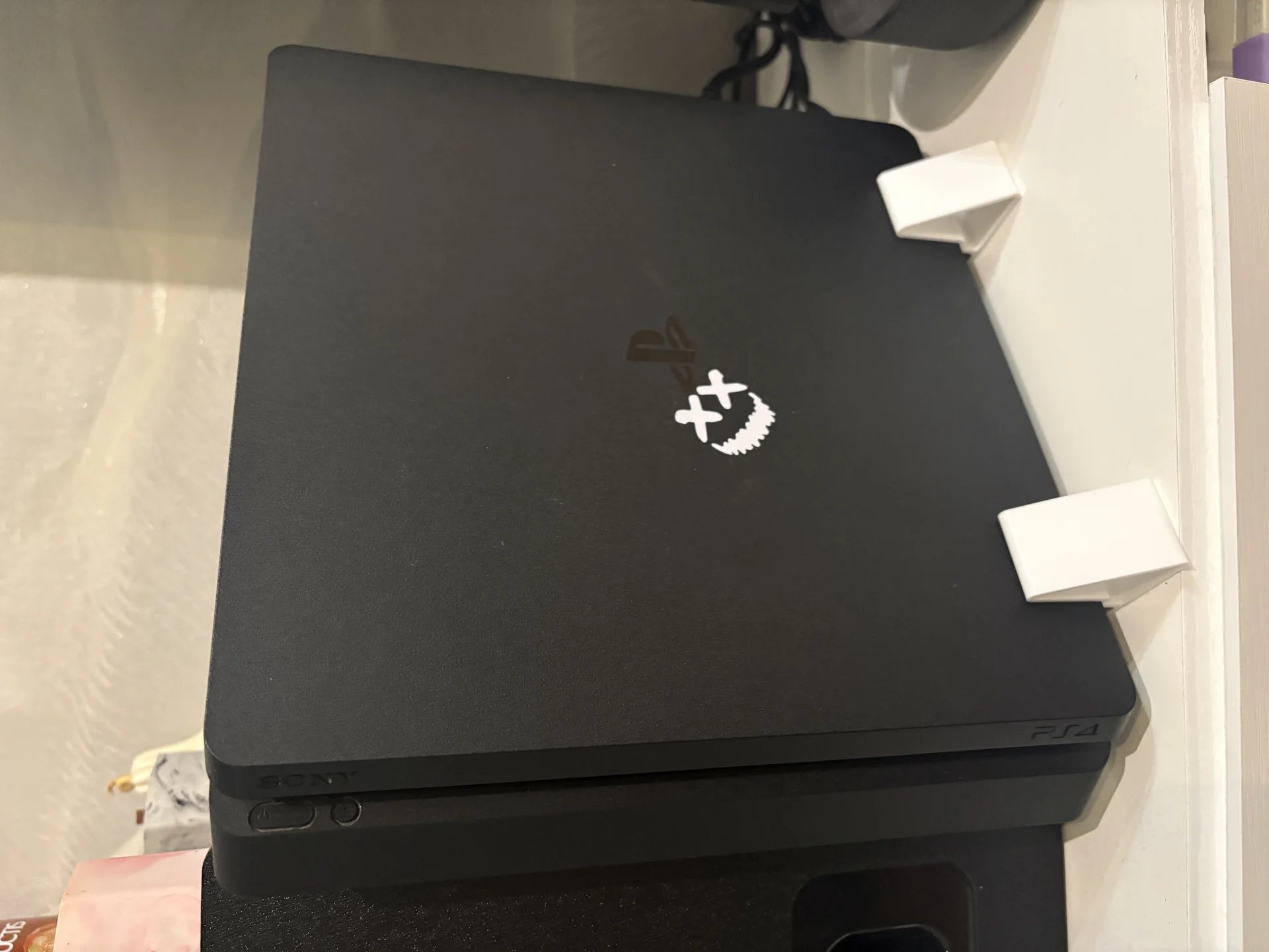 Sony PlayStation 4 slim 1tb - миниатюра 2