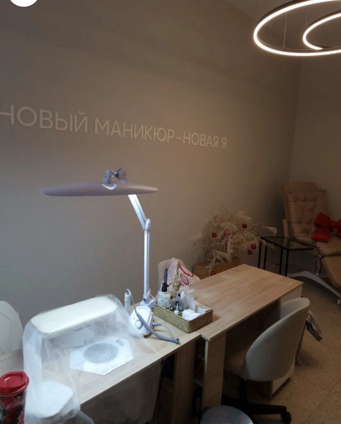 Стол мастера маникюра в аренду - изображение 1