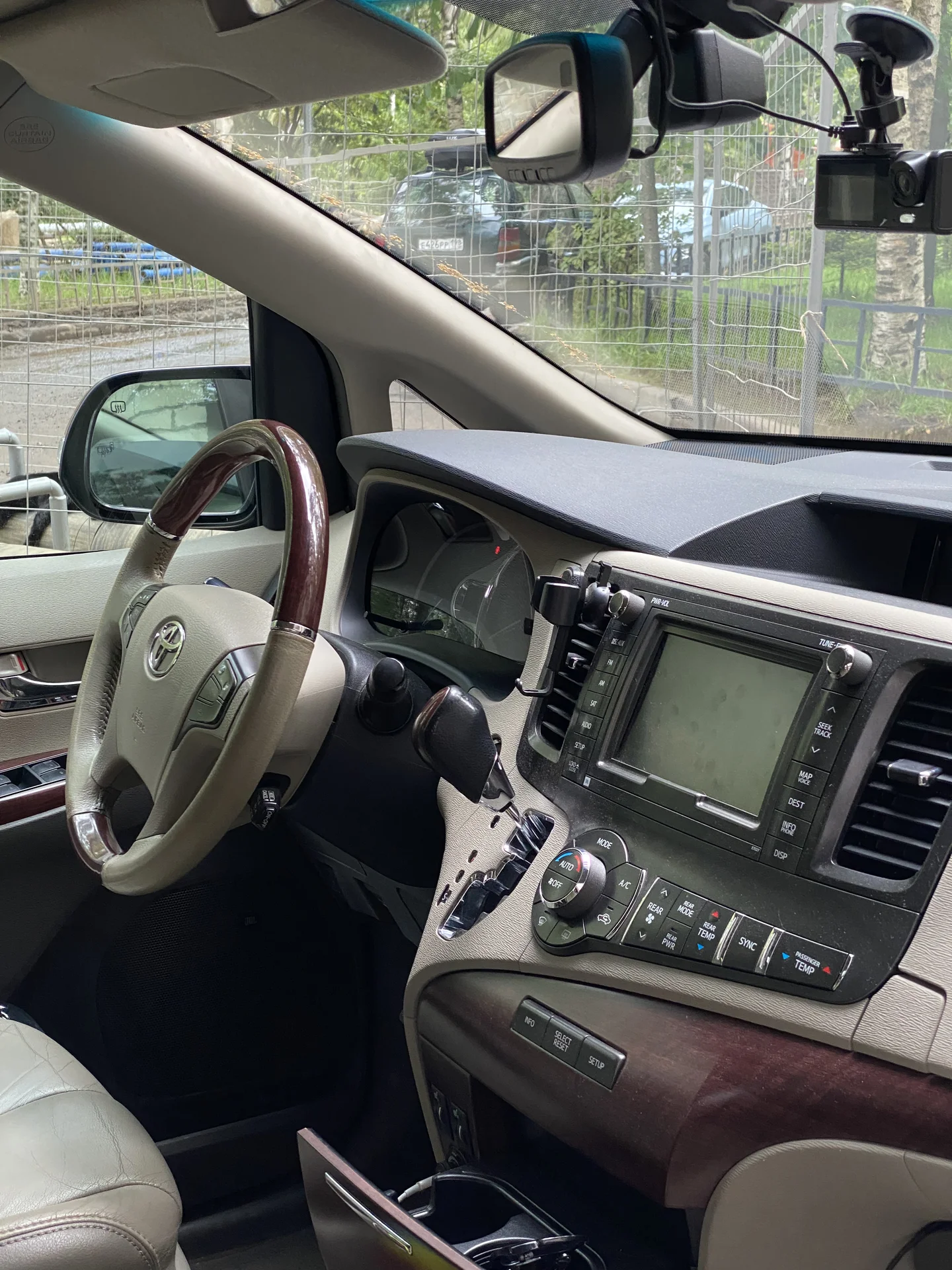 Toyota sienna 3 - миниатюра 6