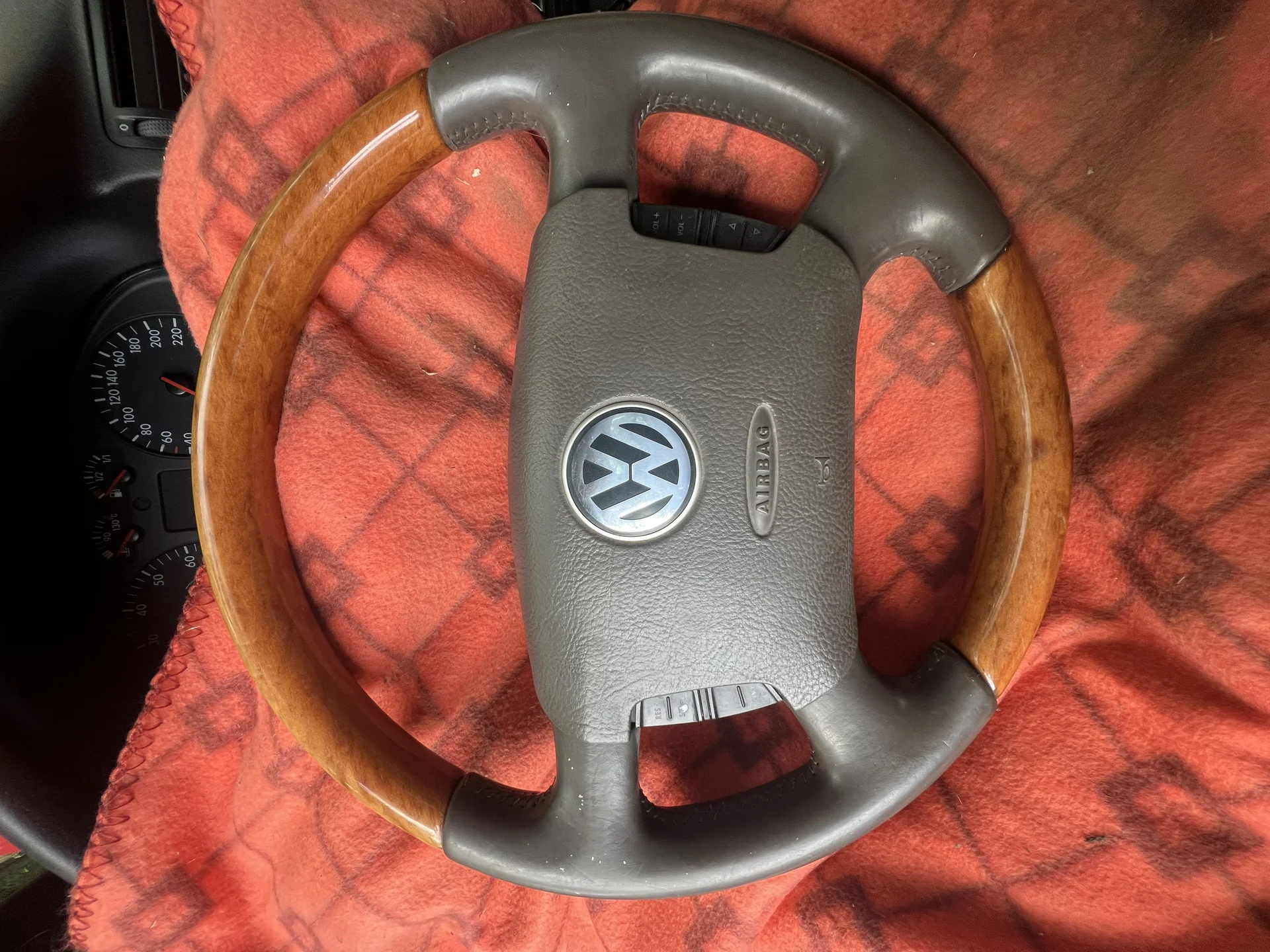 Мультируль Volkswagen Passat - миниатюра 4