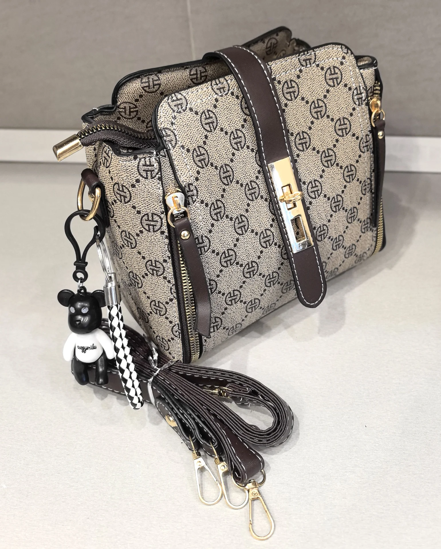 Сумочка с ремешком - миниатюра 4