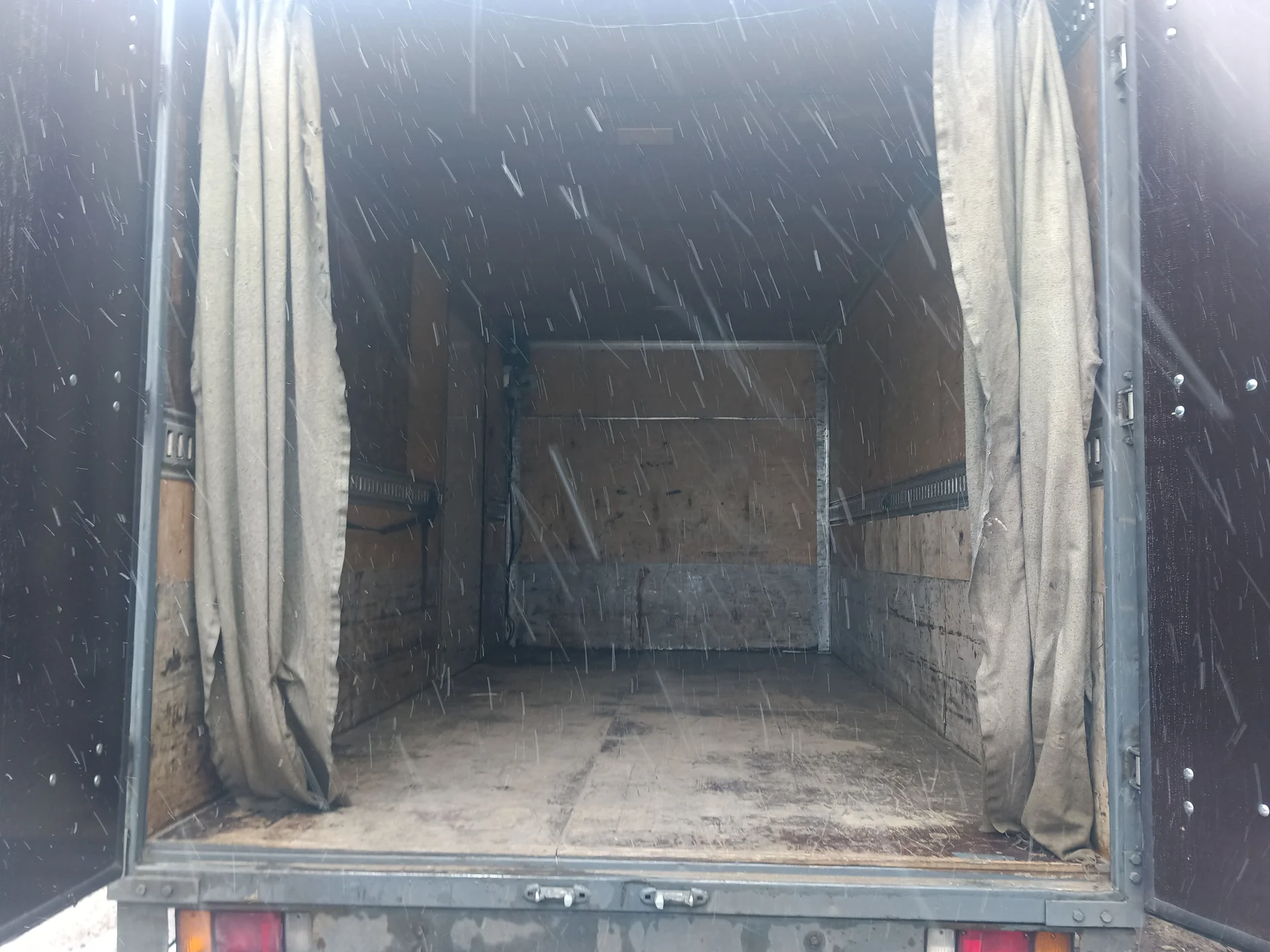 Isuzu Elf изотермический фургон - миниатюра 6