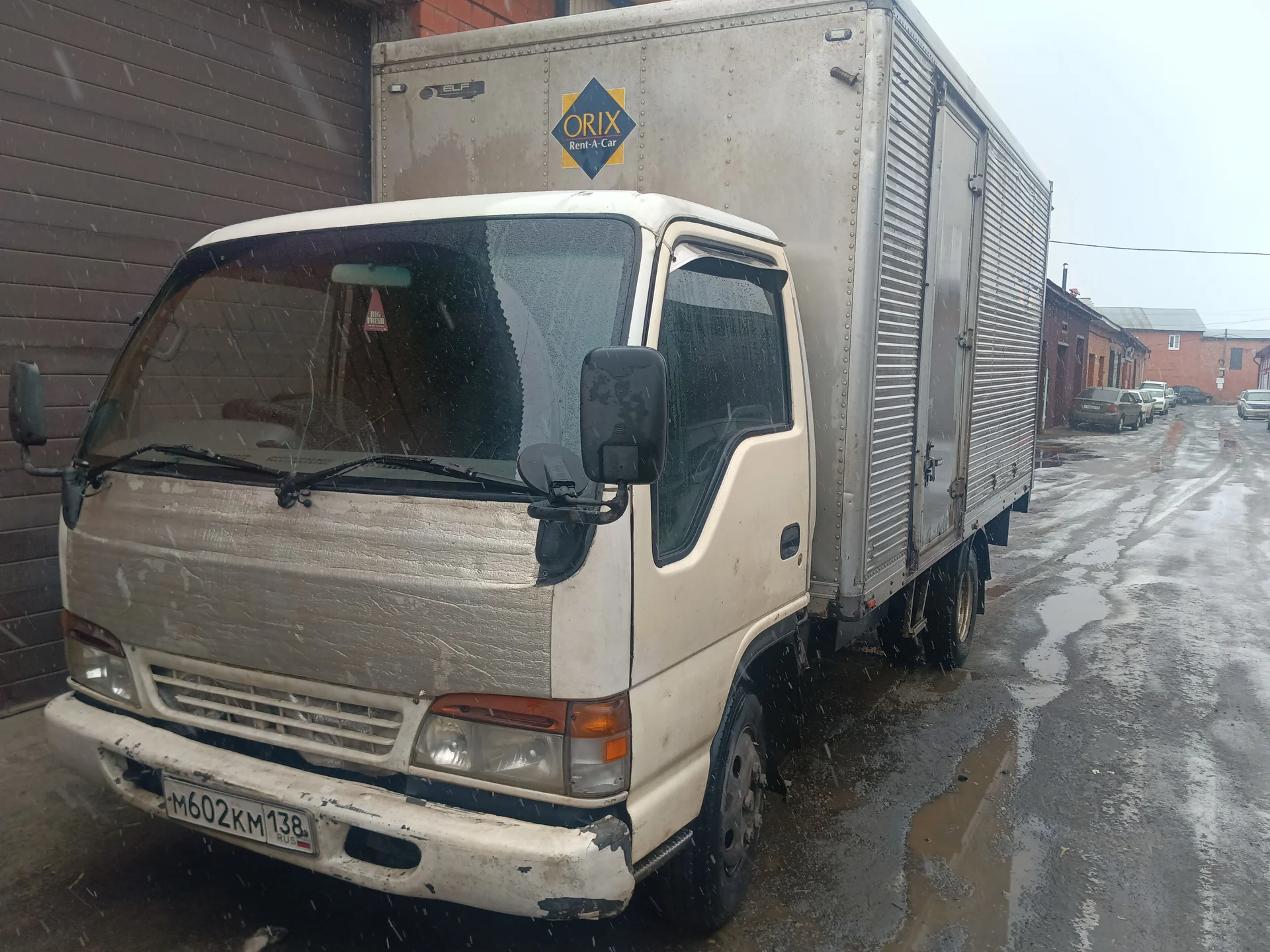 Isuzu Elf изотермический фургон - миниатюра 9