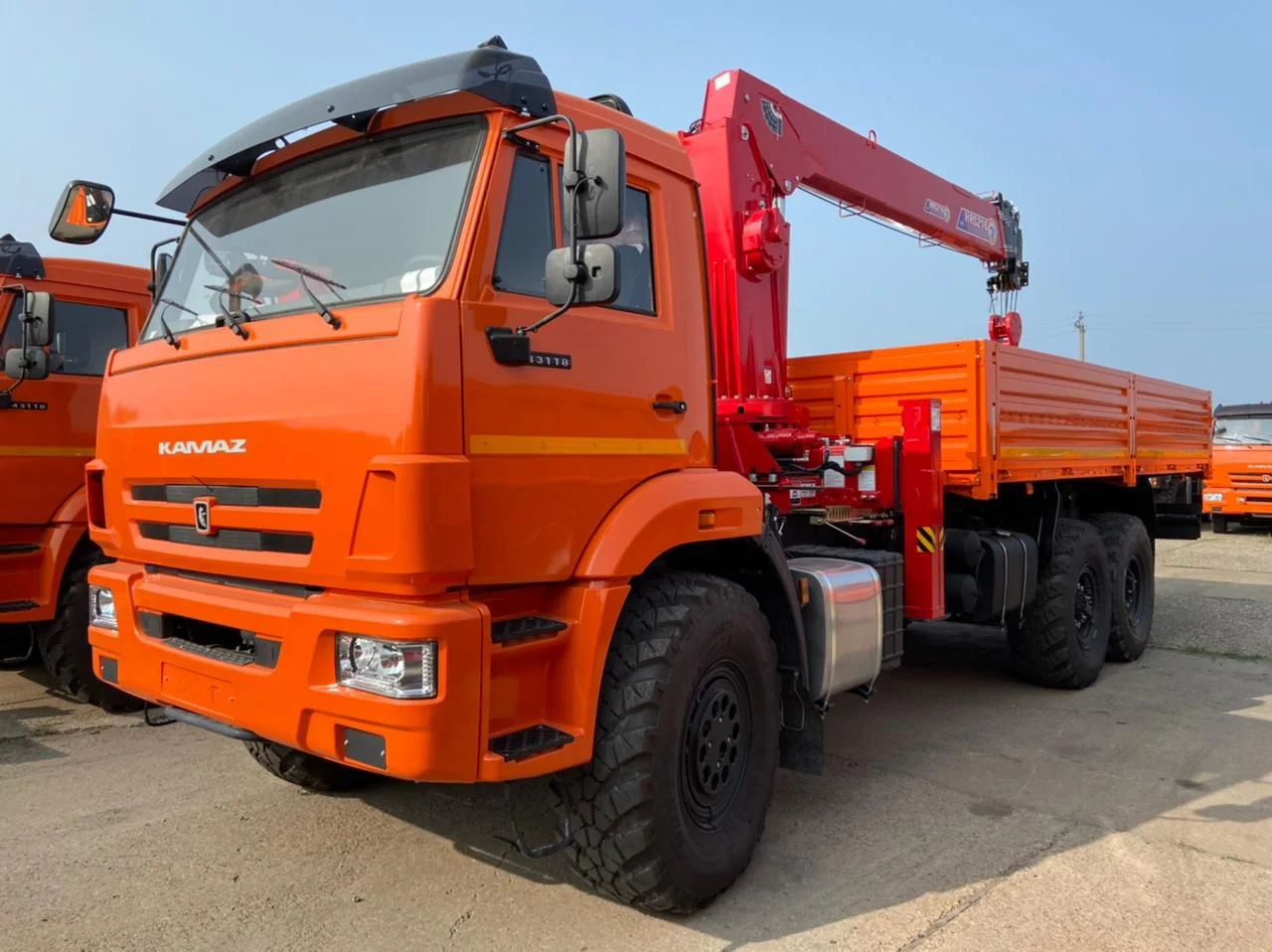 Автомобиль Бортовой 43118 с краном манипулятором DY1956 КОРЕЯ - миниатюра 3