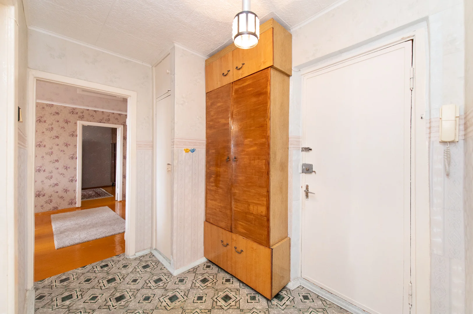 Продам трехкомнатную квартиру в центре - миниатюра 10