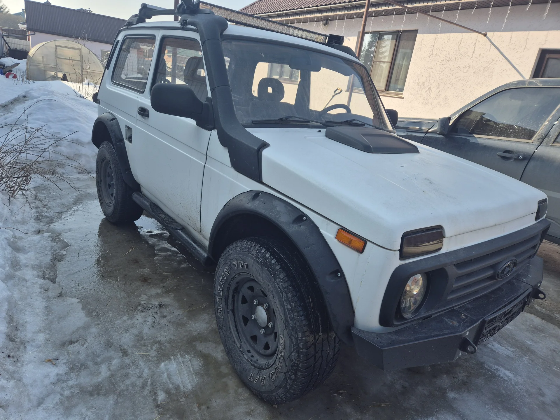 Нива 4х4 2003г - изображение 1