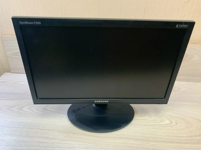 Монитор Samsung e1920(п87) - изображение 1