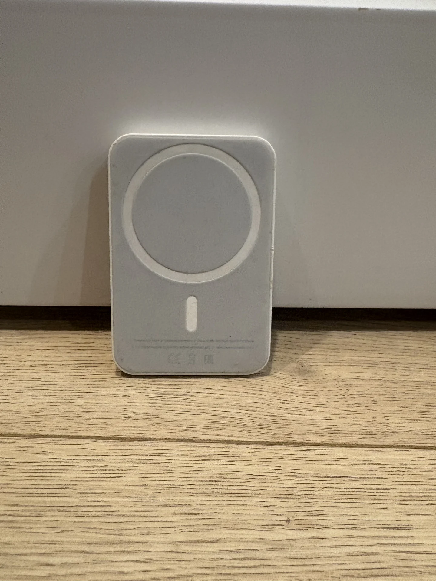 Оригинальный Apple MagSafe Battery Pack 1460mAh (а - изображение 1