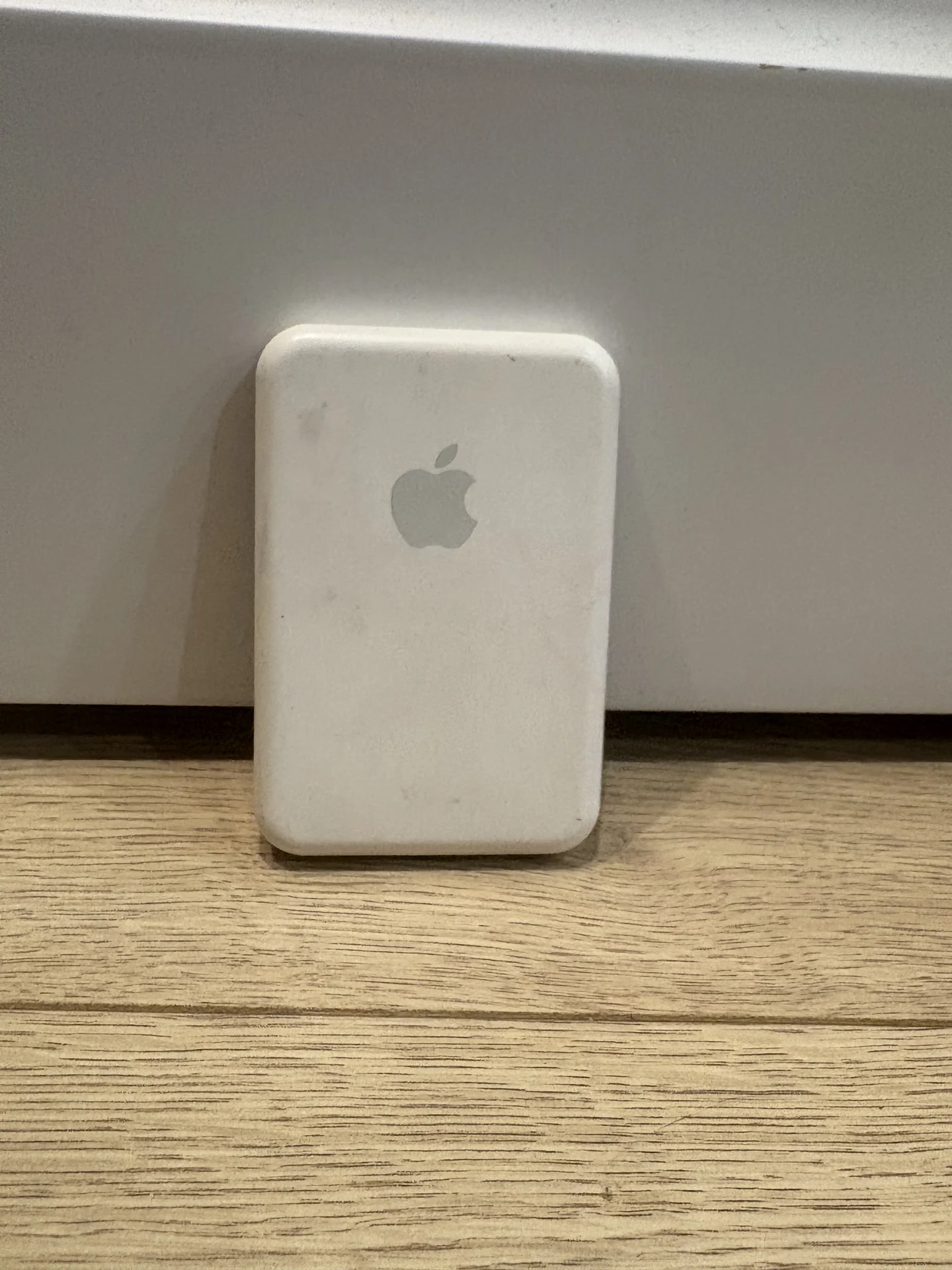Оригинальный Apple MagSafe Battery Pack 1460mAh (а - миниатюра 2