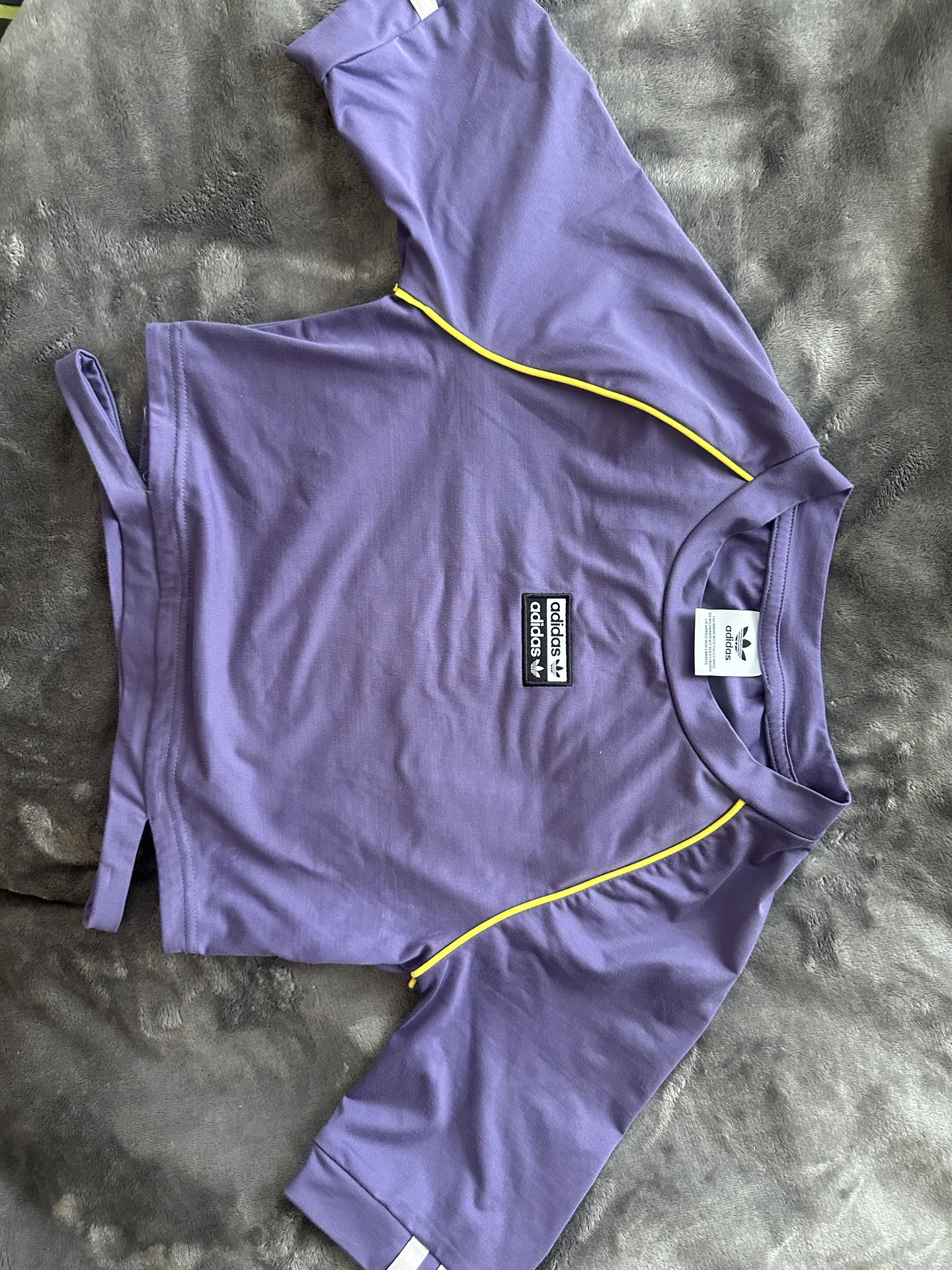 топ adidas - миниатюра 3