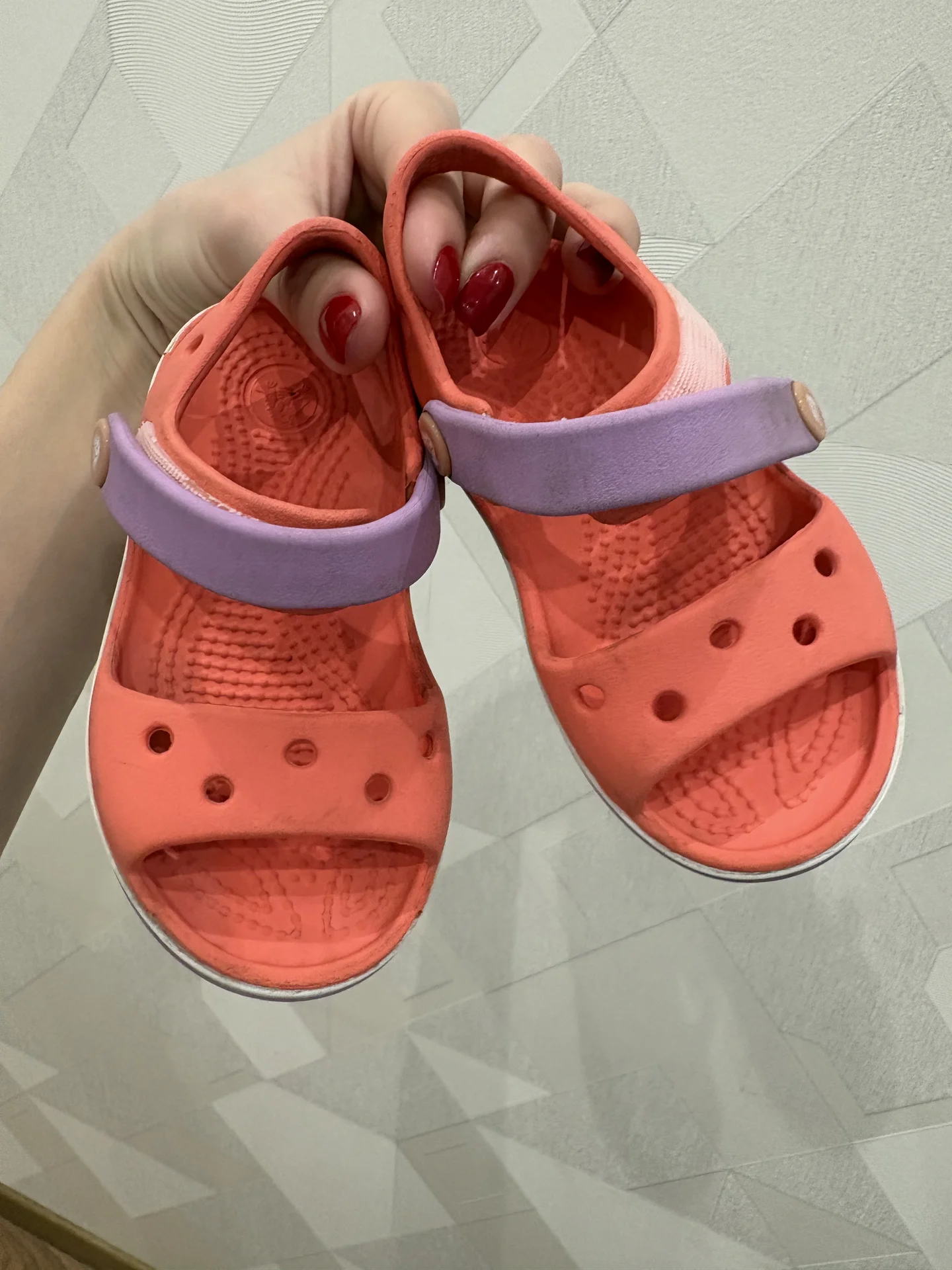 Сандалии Crocs c6 - миниатюра 2