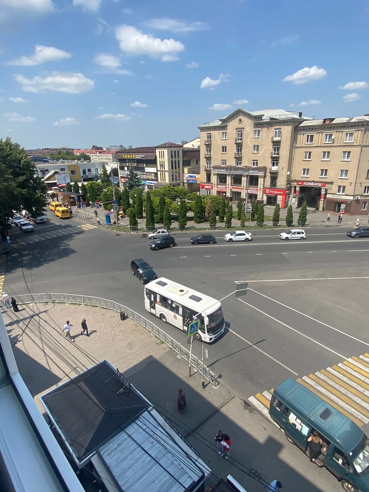 Сдам в центре города квартиру посуточно - изображение 1