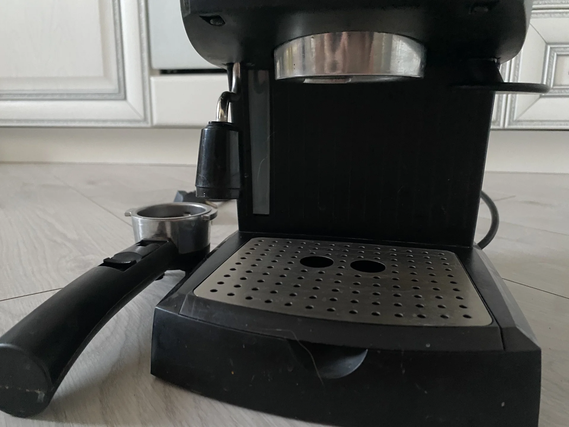 Кофеварка рожковая Delonghi - миниатюра 2