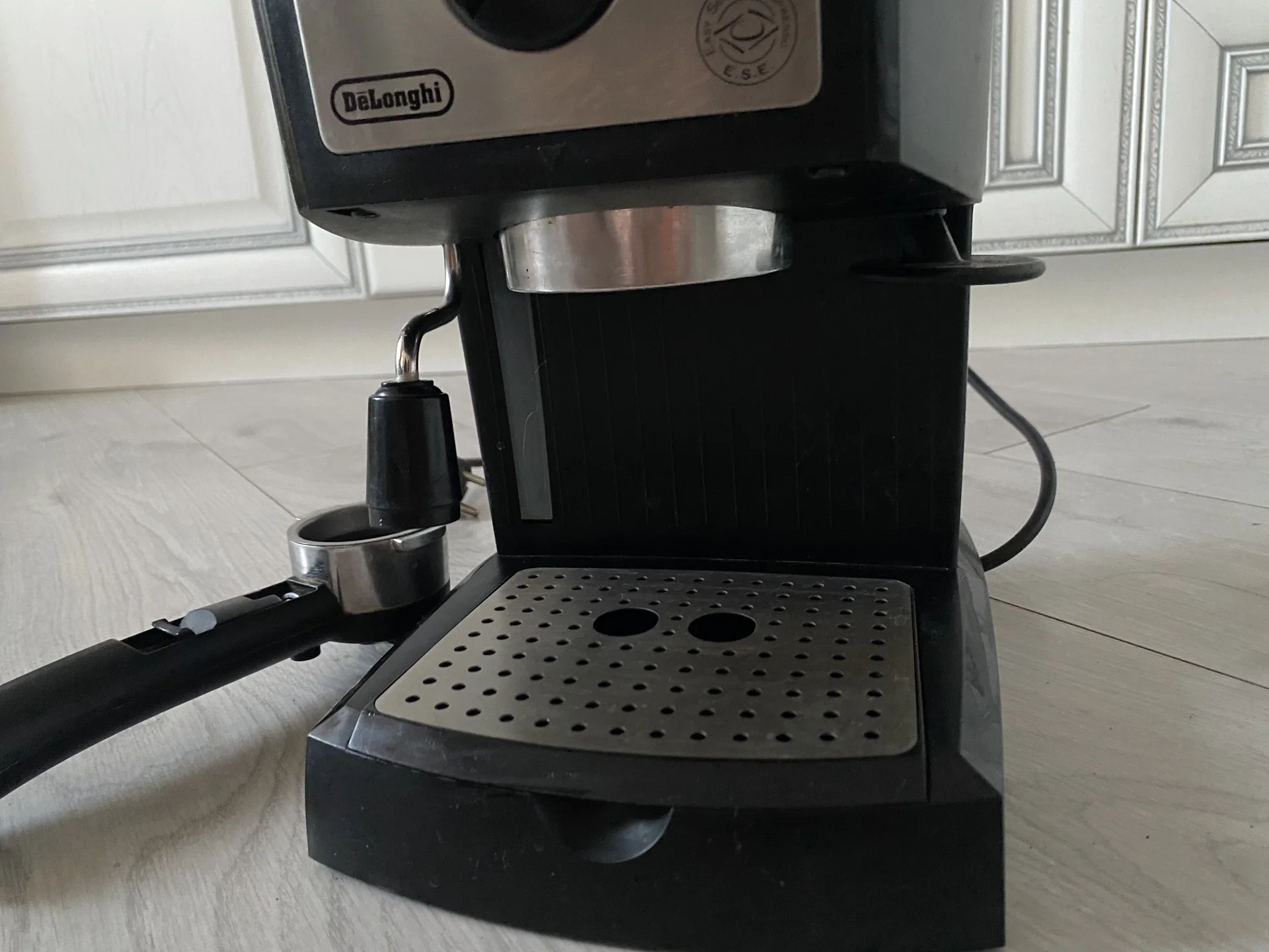 Кофеварка рожковая Delonghi - миниатюра 3