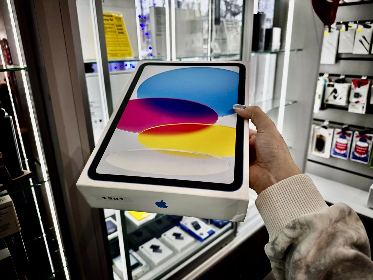 Apple iPad 11 (2025) 128GB Wi-Fi - миниатюра 2