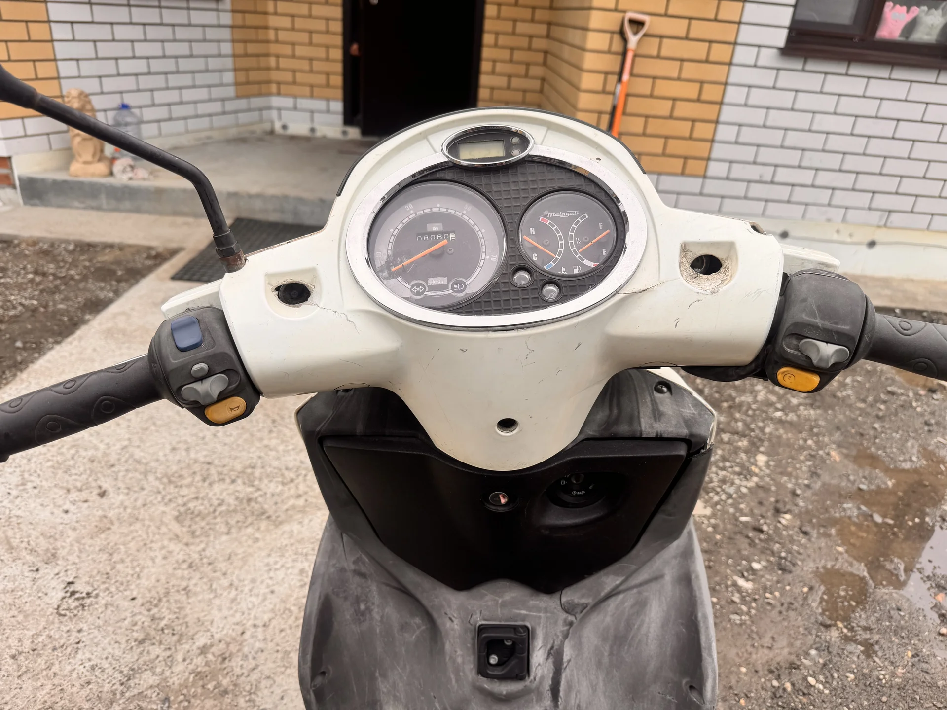 Скутер Ducati Malaguti Centro - миниатюра 7