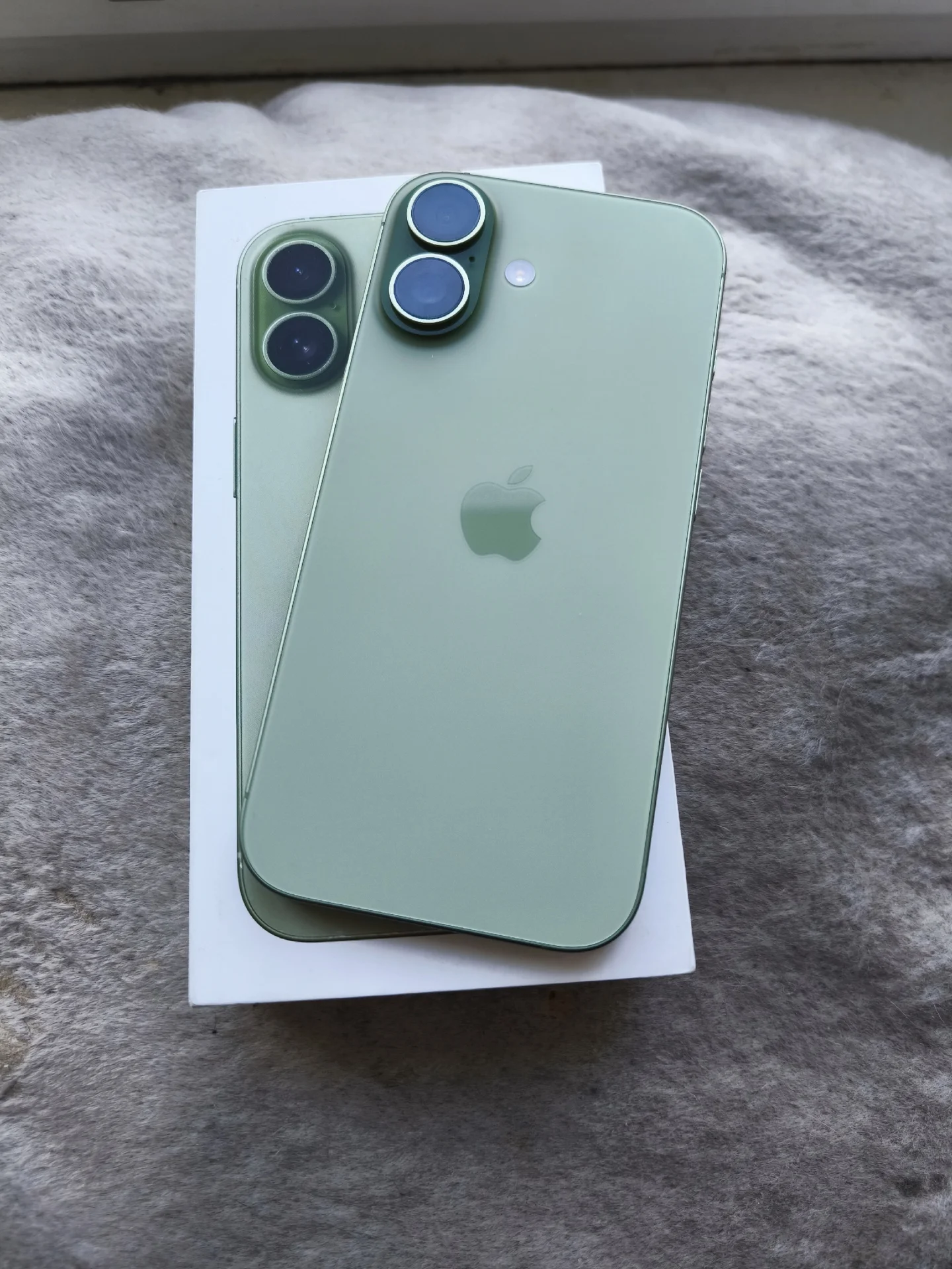 iPhone 17 - миниатюра 2