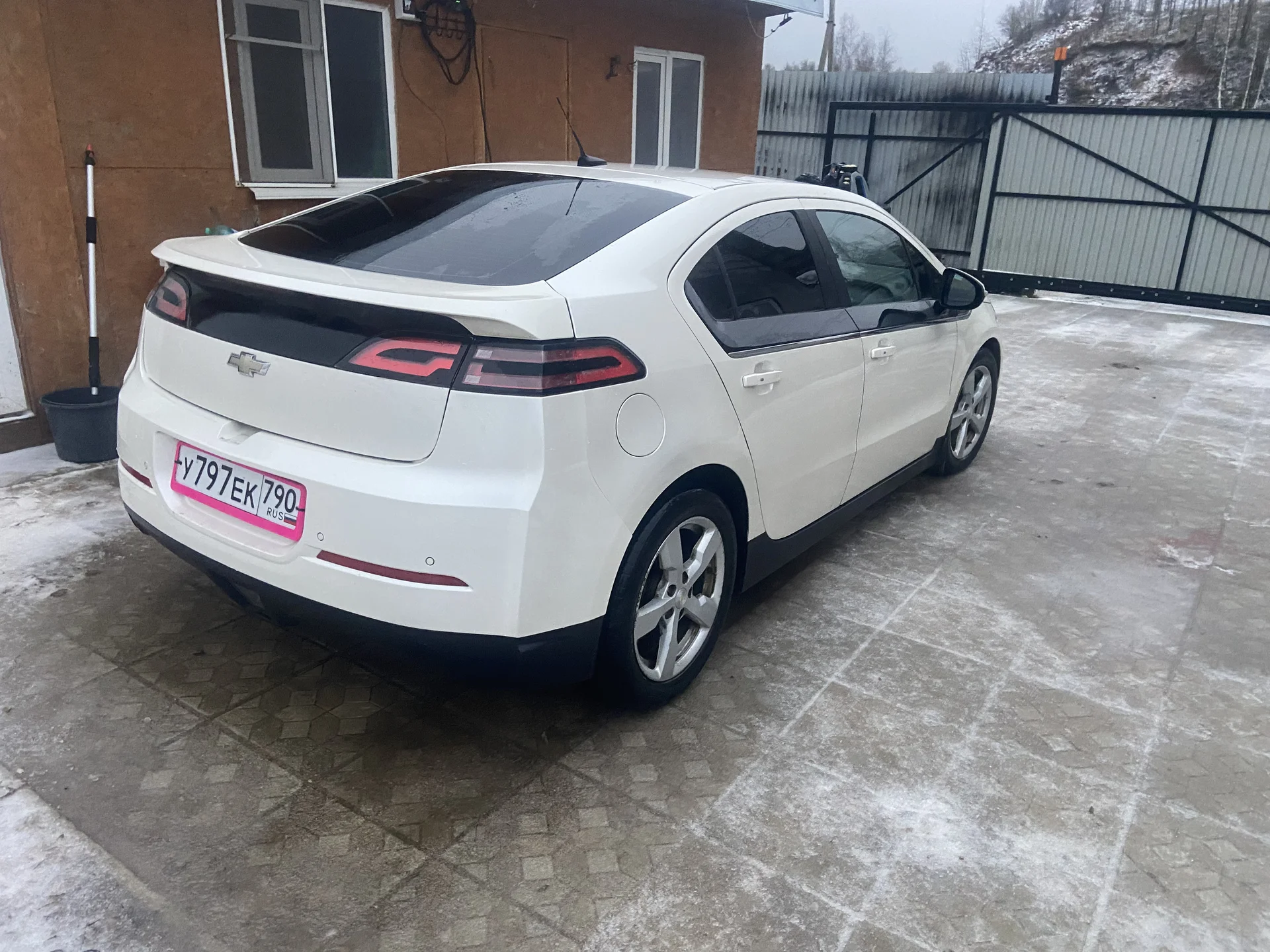 Chevrolet volt - миниатюра 2